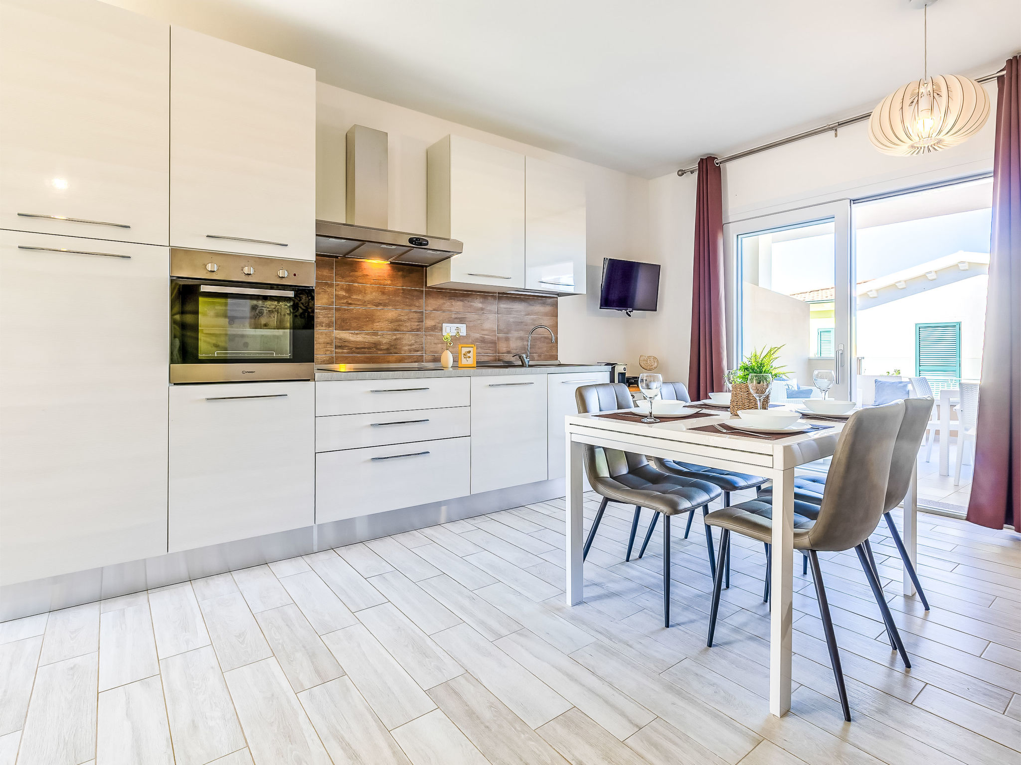 Granello di sole-Binnen