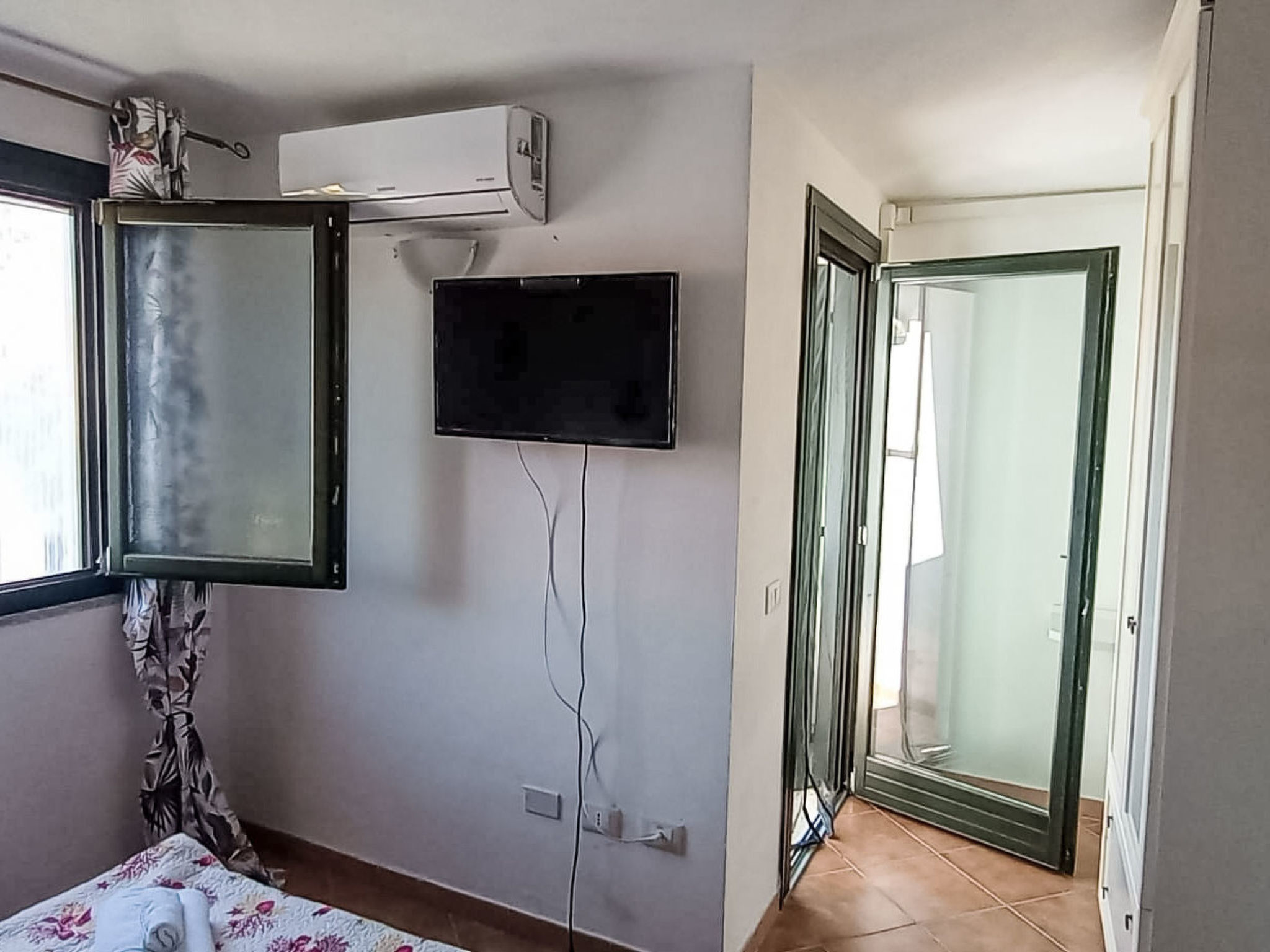 Sardinia Hillside Retreat – Apt 13, 2BR - Inside