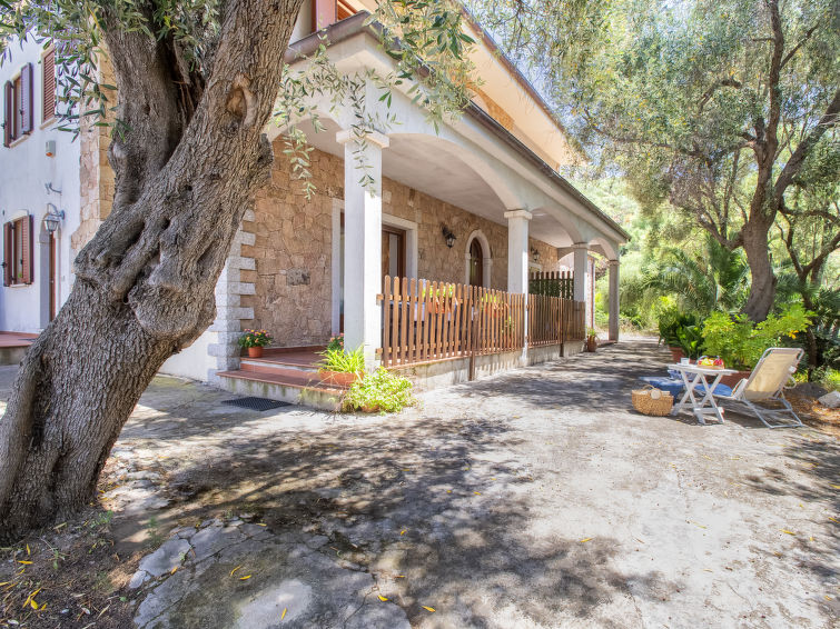 Search and Stay destination Muntiggioni, Sardegna - Italy from AU$ 341. Marie