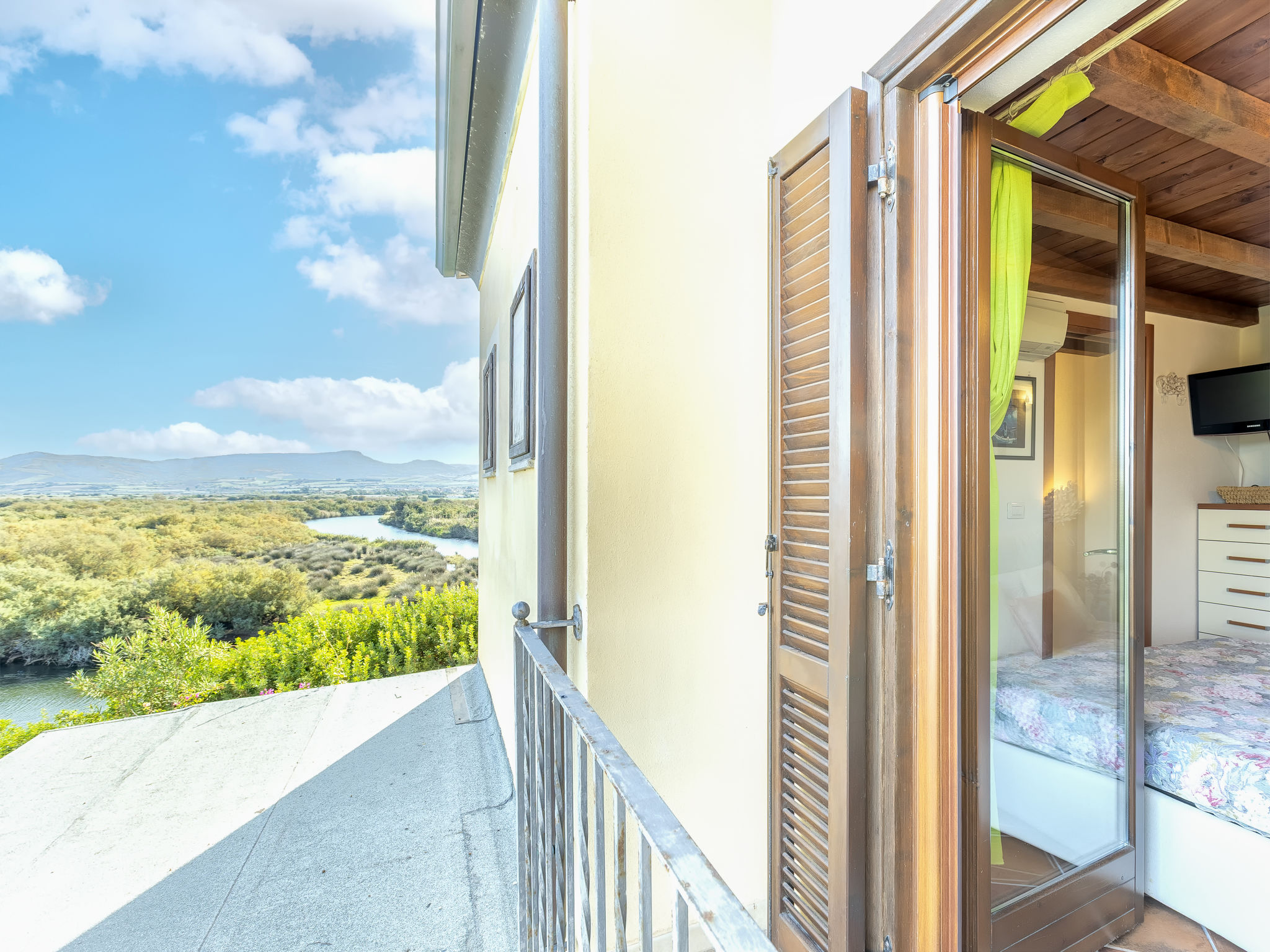 Baia Delle Mimose-Buiten