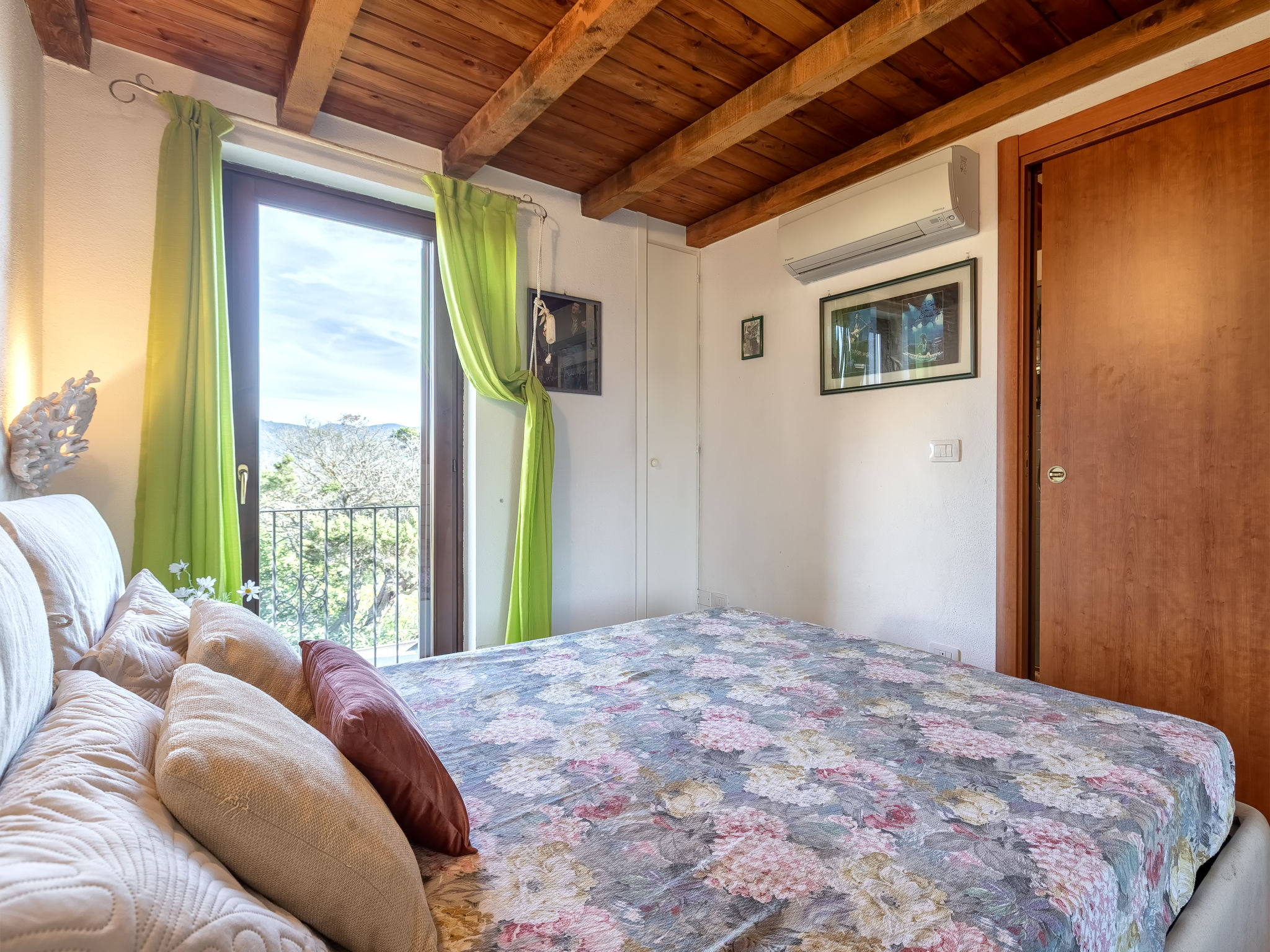 Baia Delle Mimose-Binnen