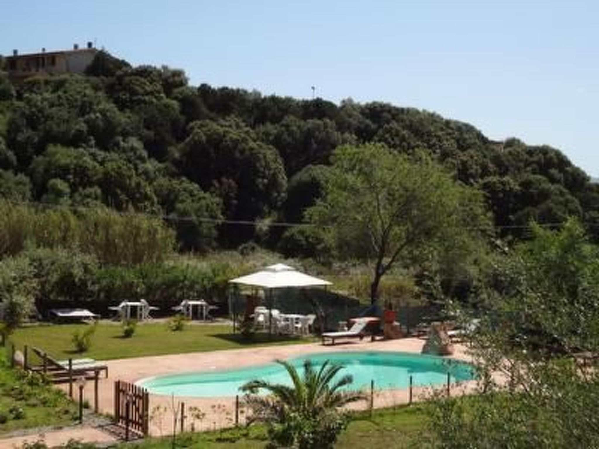 Mit Blick auf das Wasser