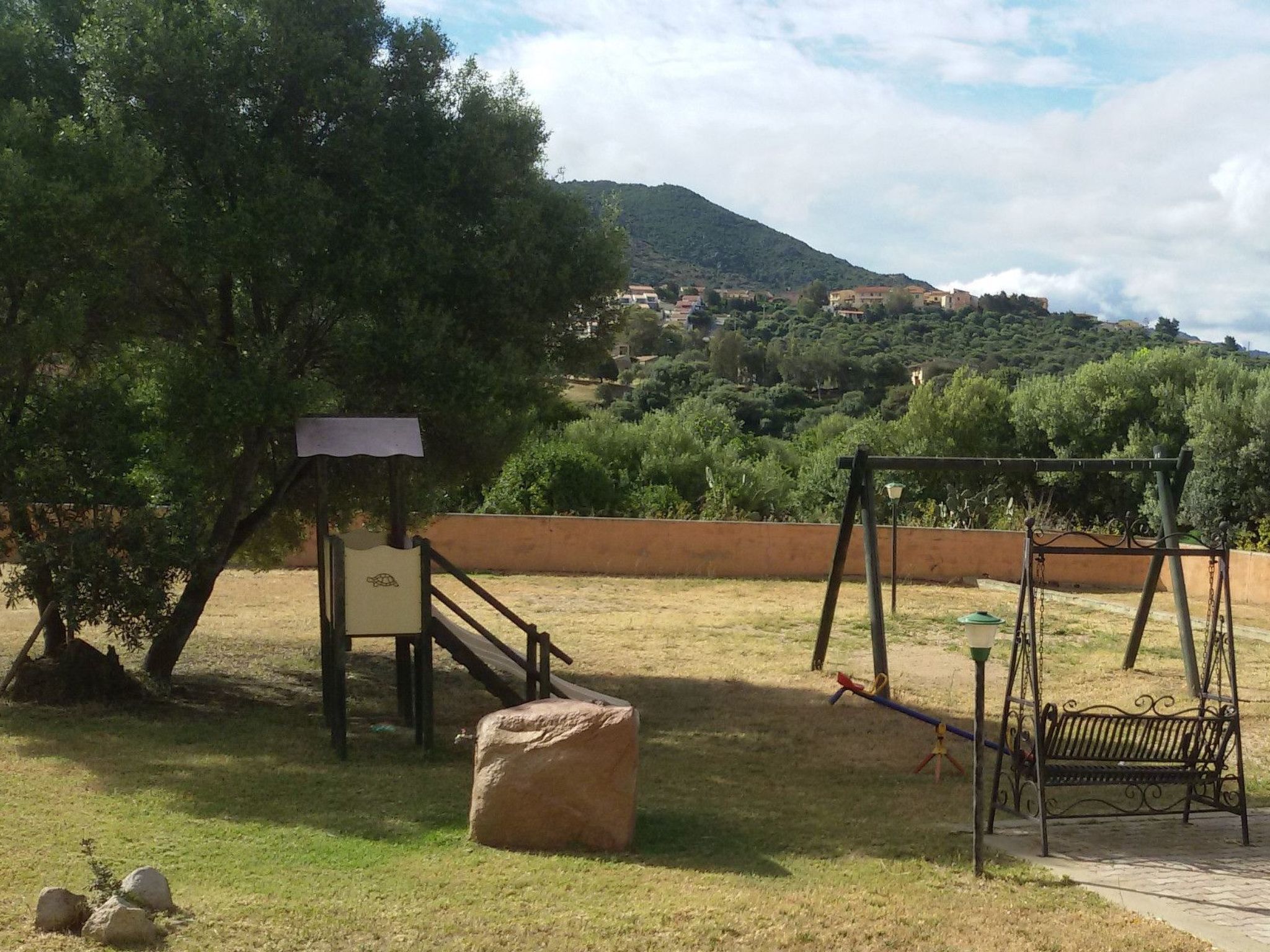 Badus in Badesi-Binnen