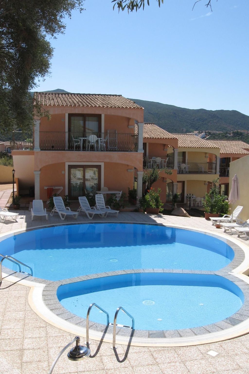 Badus in Badesi-Binnen