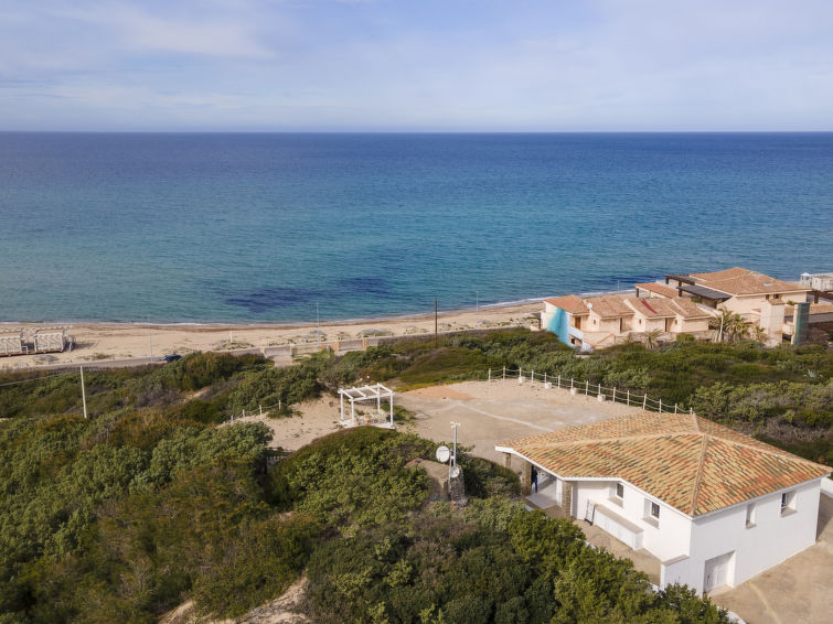 Search and Stay destination Li Junchi, Sardegna - Italy from AU$ 327. Chicca