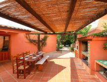 Villa Bouganville: ruime familievilla met zwembad in Badesi, Sardinië - thumbnail 4