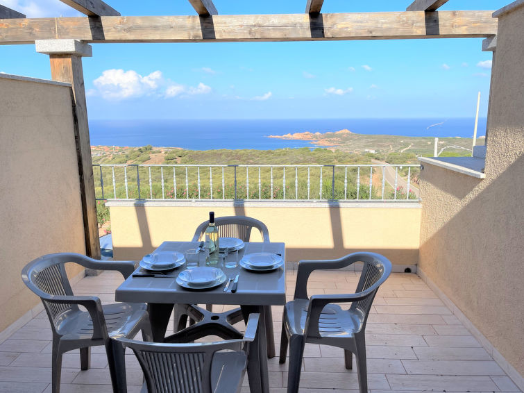 Zeezicht en zon in Isola Rossa: Appartement Le verande Bilo in Isola Rossa