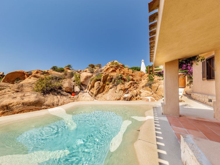 Suite Mit Natürlichem Hydromassage-pool Und Meerblick. - Sardinia