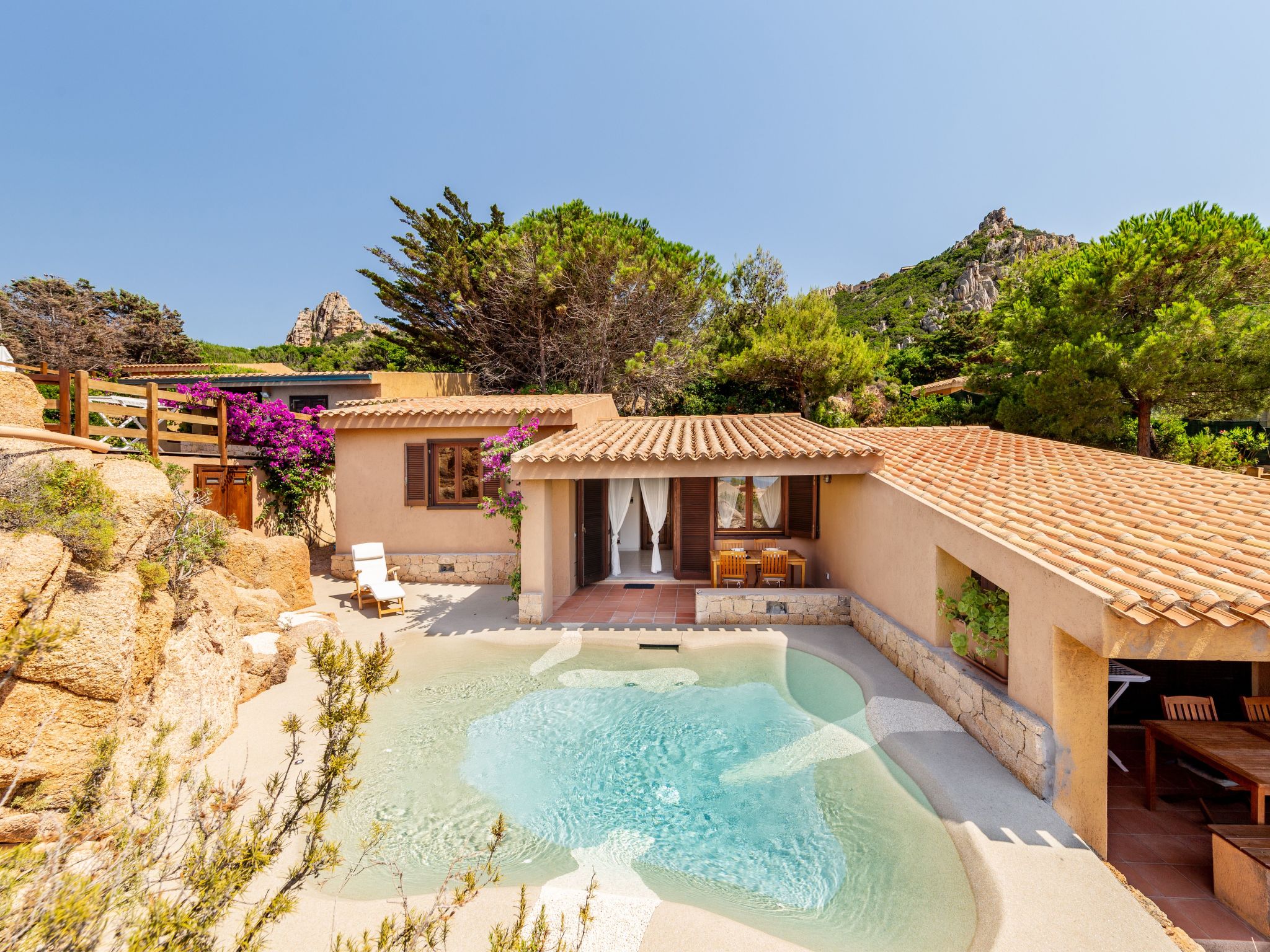 Suite mit natürlichem Hydromassage-Pool und Meerblick.-Image-tags.info