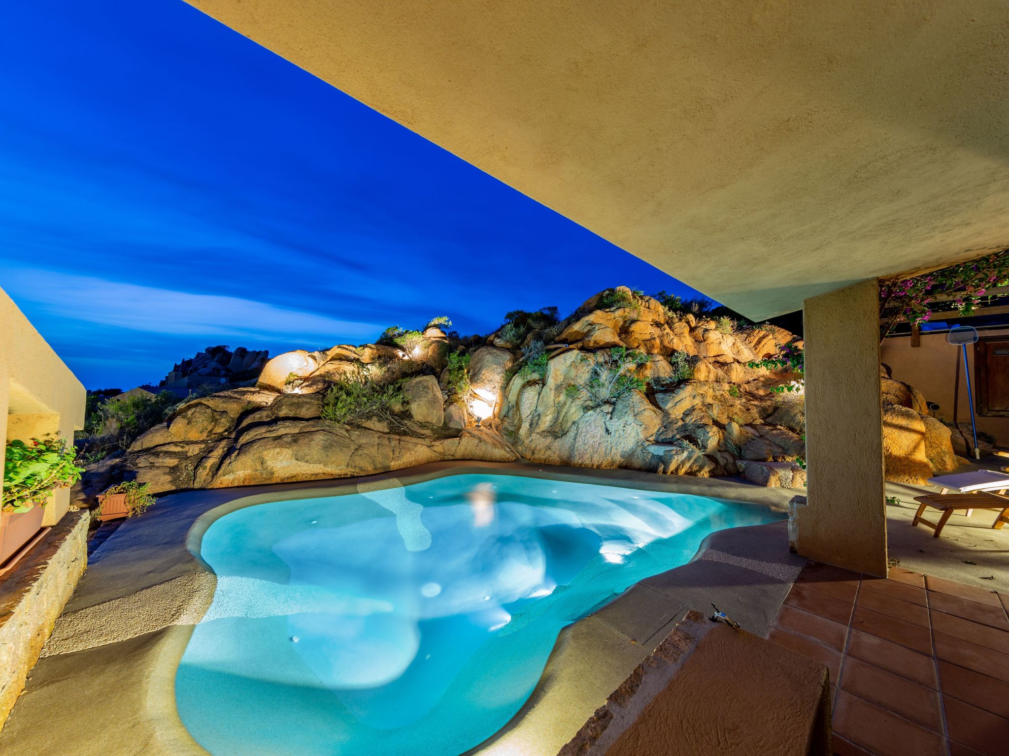 Suite mit natürlichem Hydromassage-Pool und Meerblick.-Image-tags.info