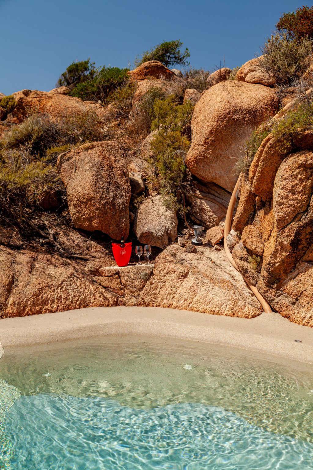Suite mit natürlichem Hydromassage-Pool und Meerblick.-Outside