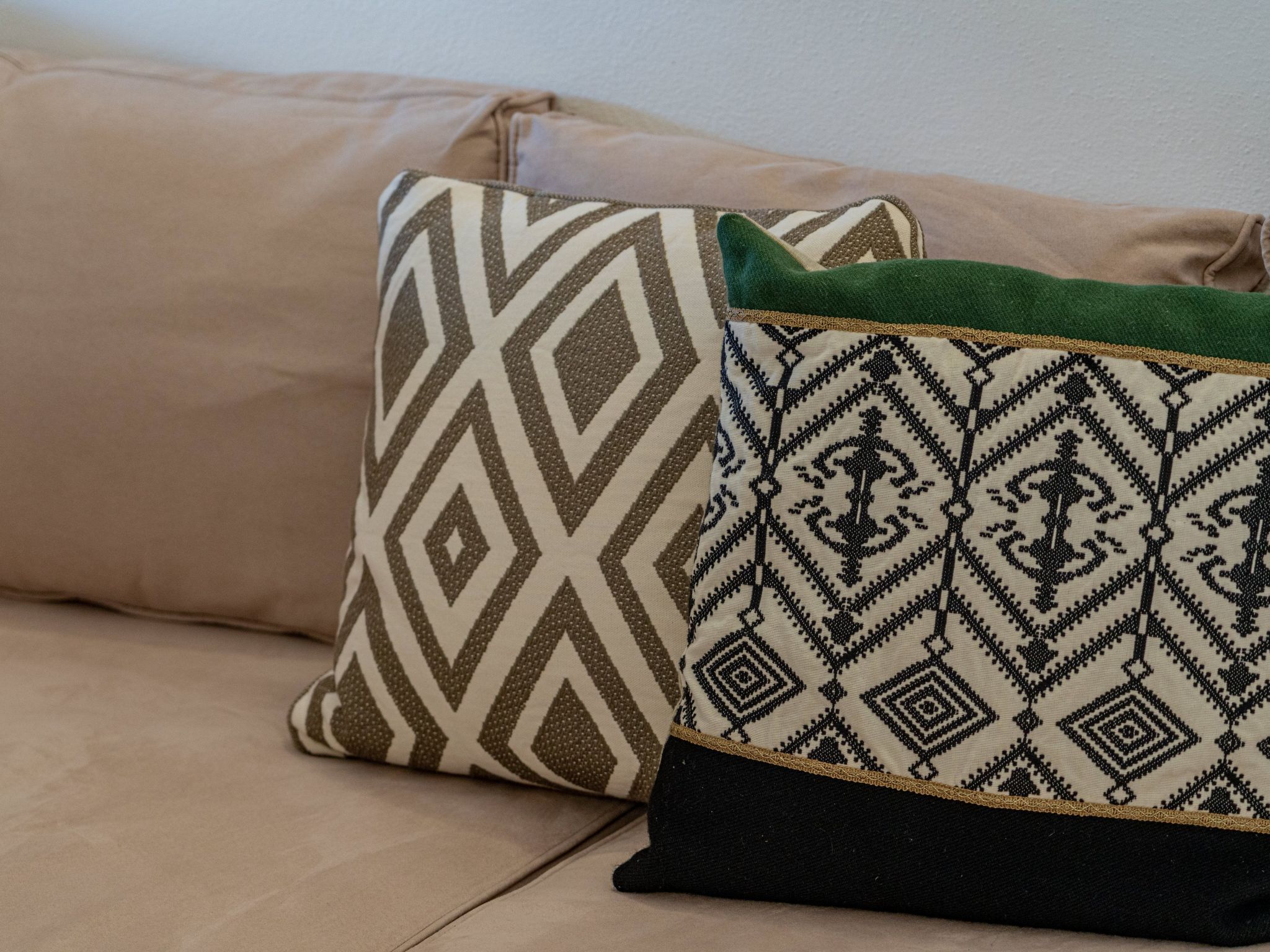 Für zwei Personen mit Pool und Sonnenterrasse und wundabarem Seeblick