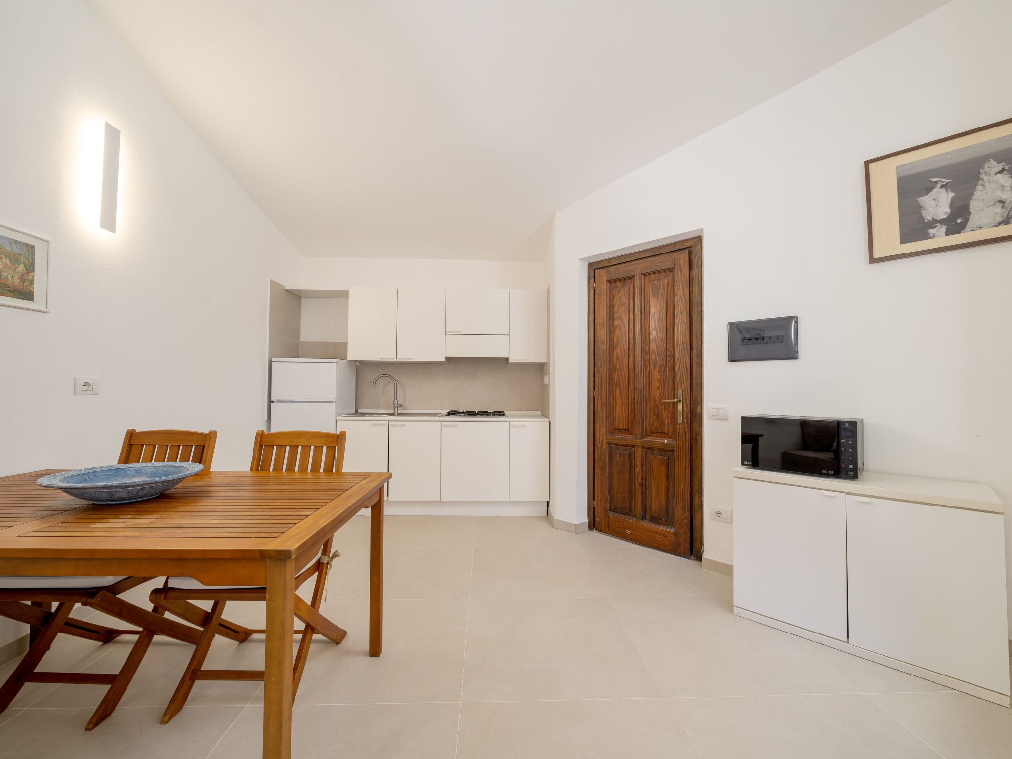 Für zwei Personen mit Pool und Sonnenterrasse und wundabarem Seeblick-Inside