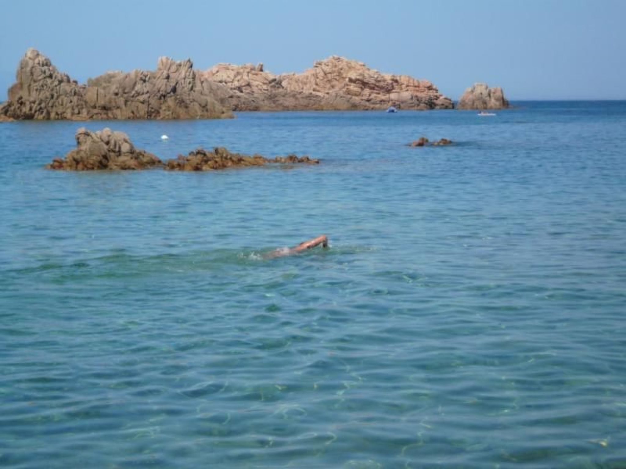 Für zwei Personen mit Pool und Sonnenterrasse und wundabarem Seeblick-Outside