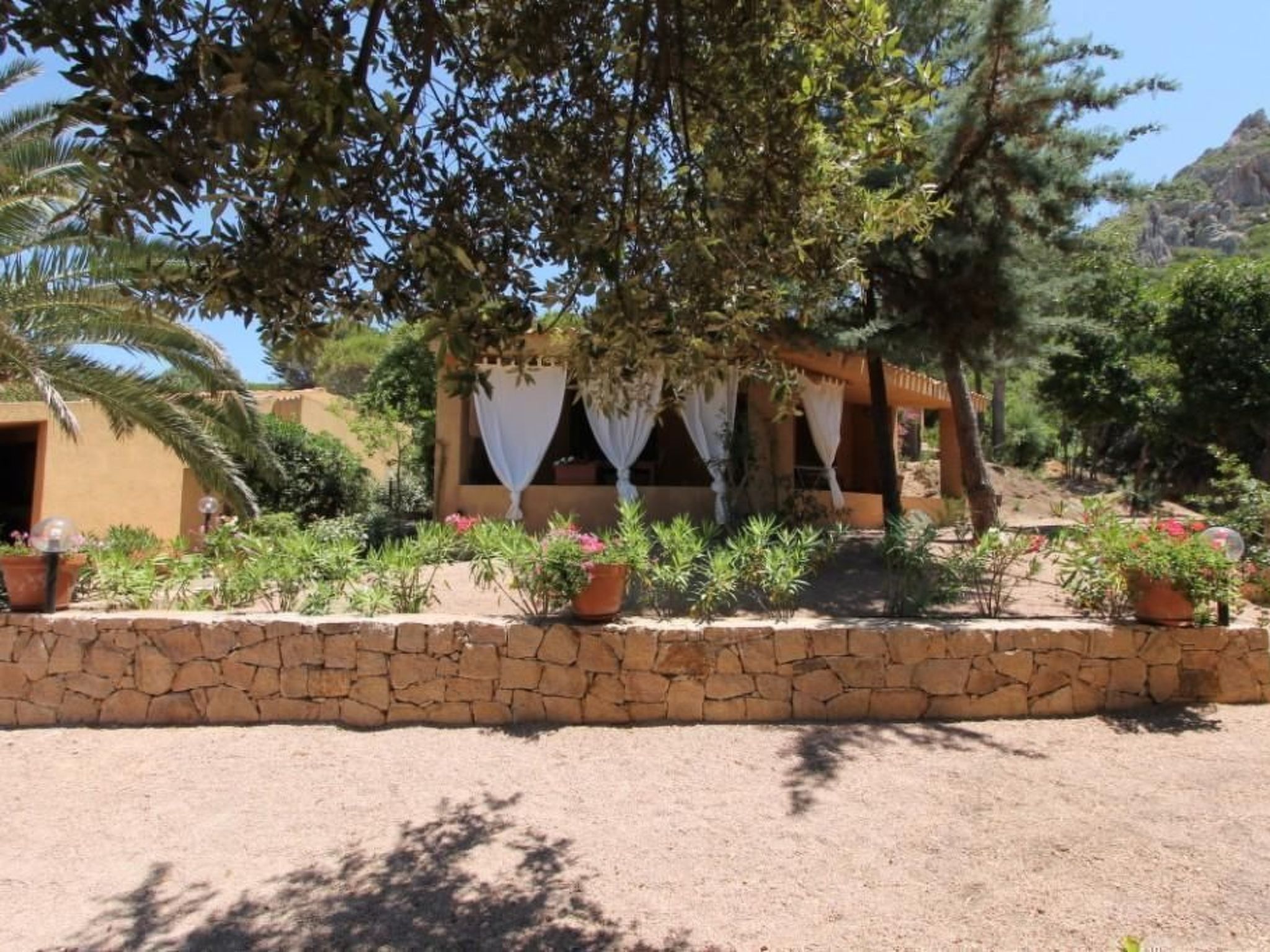 In Costa Paradiso mit Terrasse und Grill-Image-tags.info