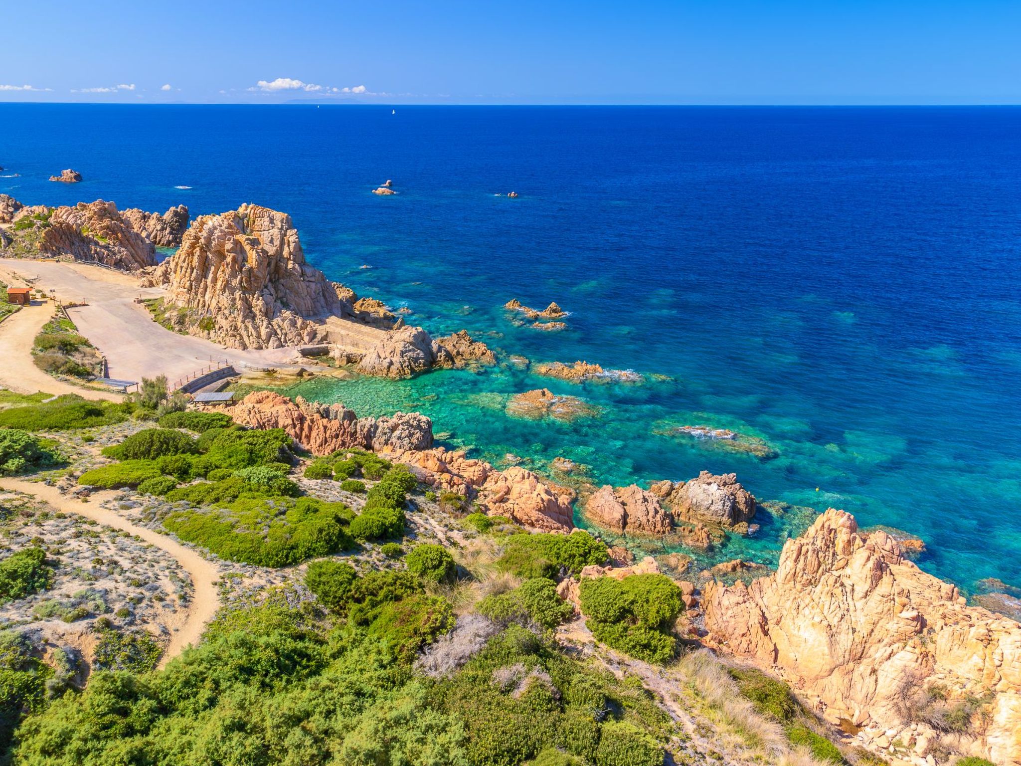 Villetta Corallo mit Aussicht und wenige Meter vom Meer entfernt-Outside