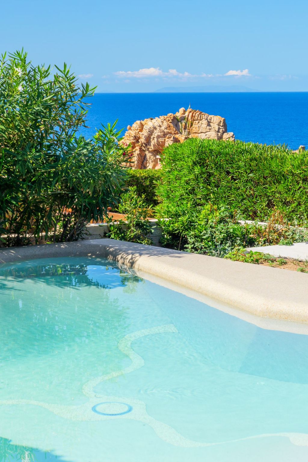 Villetta Corallo mit Aussicht und wenige Meter vom Meer entfernt-Outside