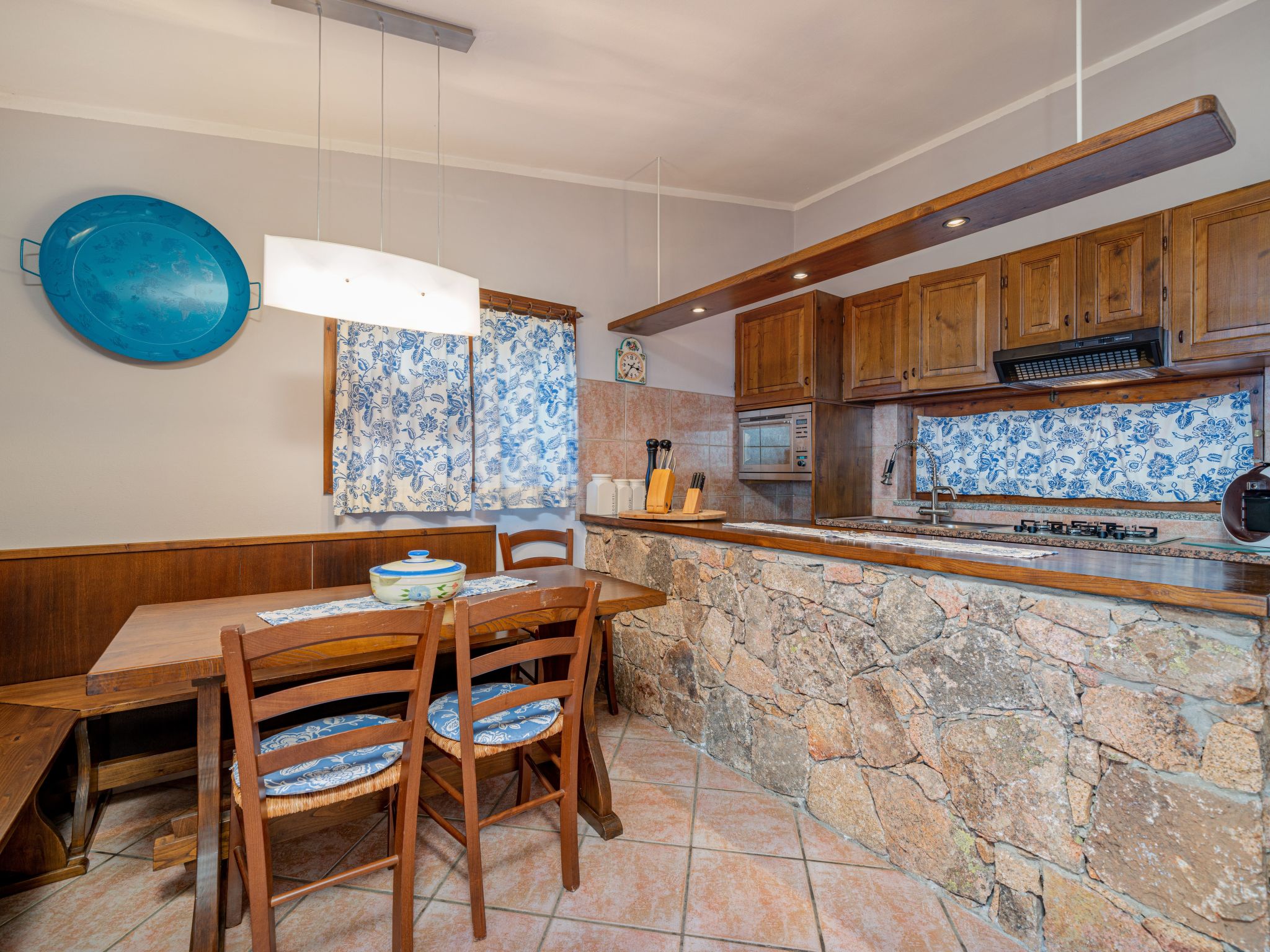 Villetta Corallo mit Aussicht und wenige Meter vom Meer entfernt-Inside