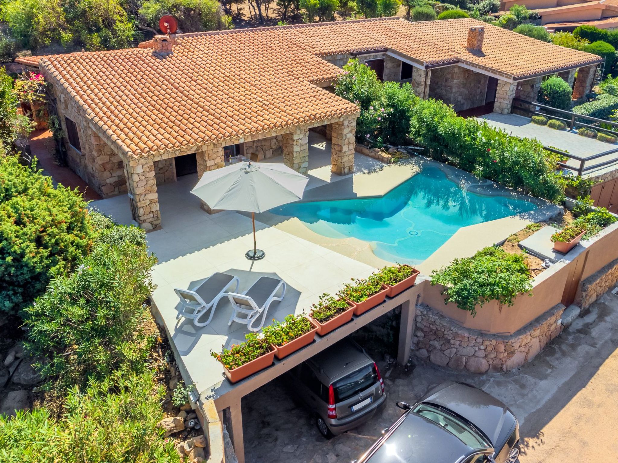 Villetta Corallo mit Aussicht und wenige Meter vom Meer entfernt-Outside