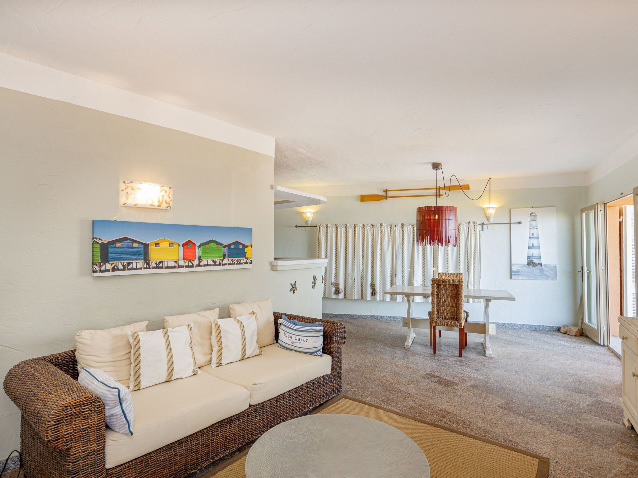 Türkisfarbene Villa mit Terrasse und Meerblick-Inside