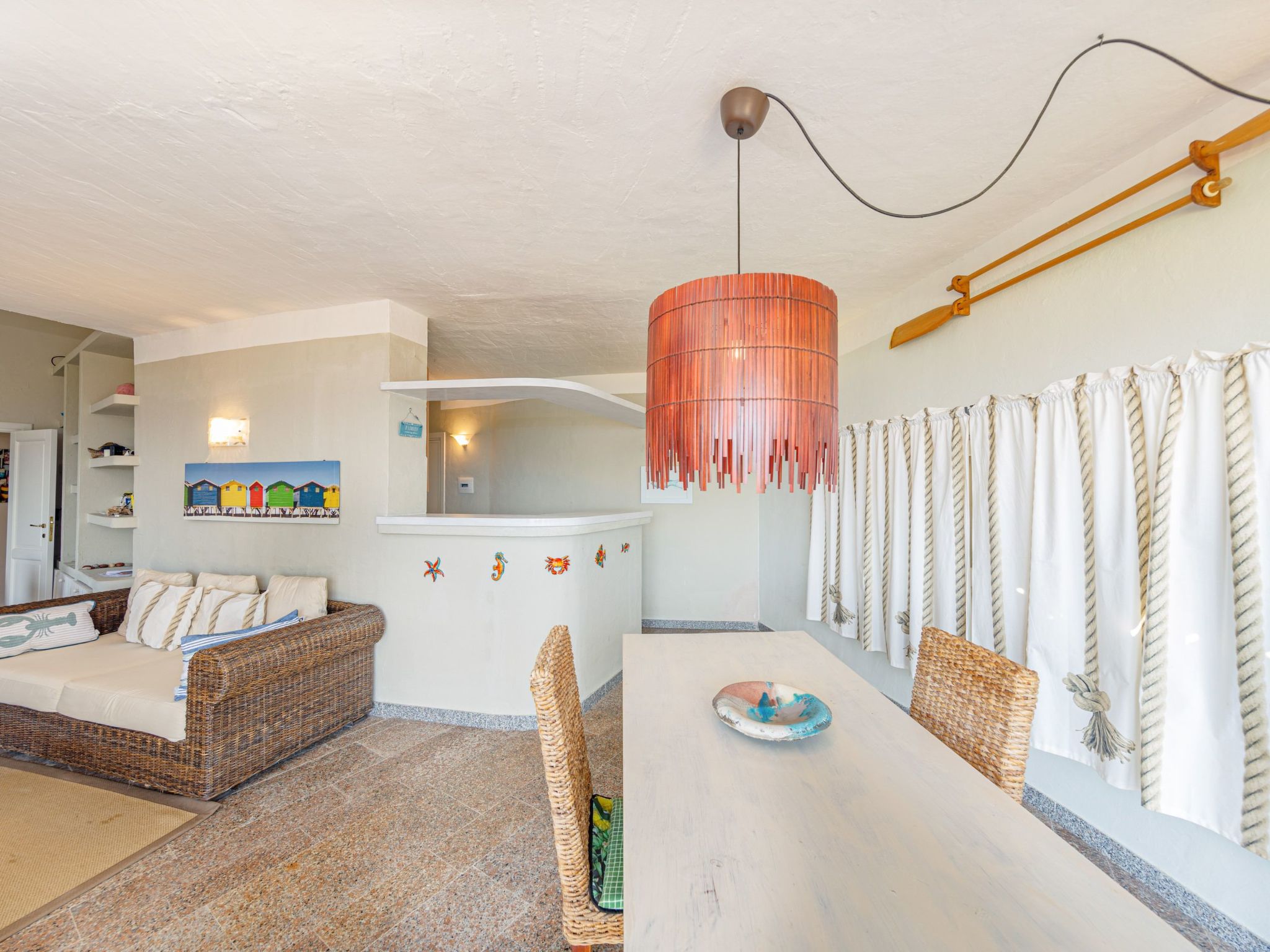 Türkisfarbene Villa mit Terrasse und Meerblick-Inside