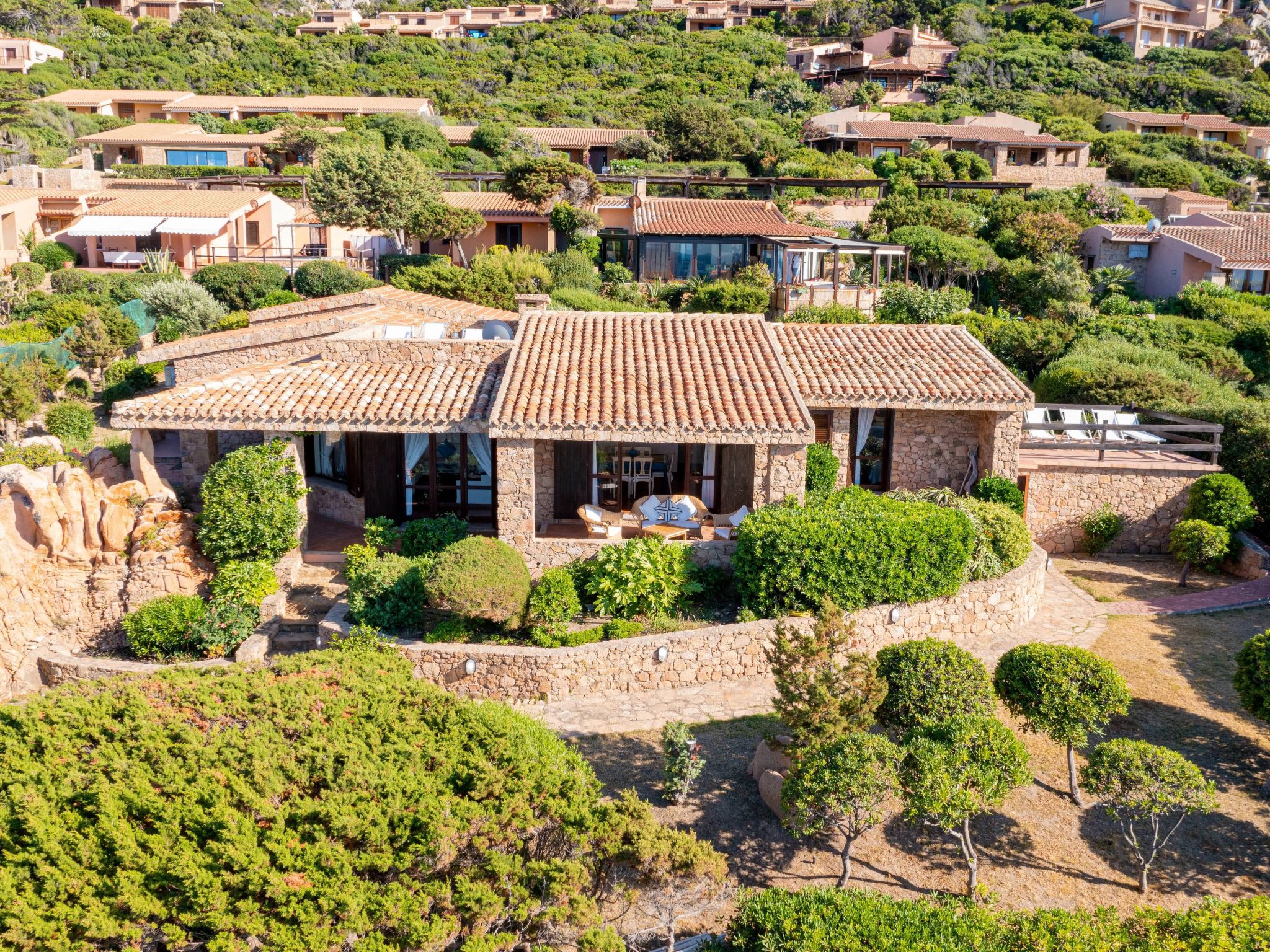 Villa mit privatem Garten und Meerblick