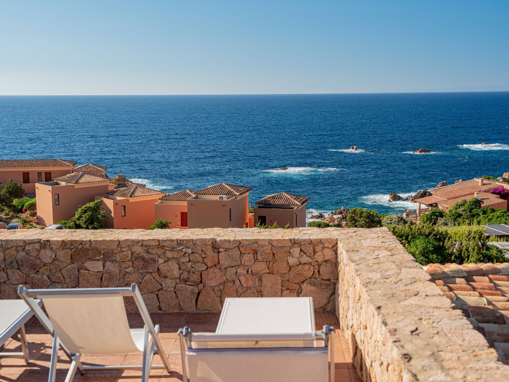 Villa mit privatem Garten und Meerblick-Buiten