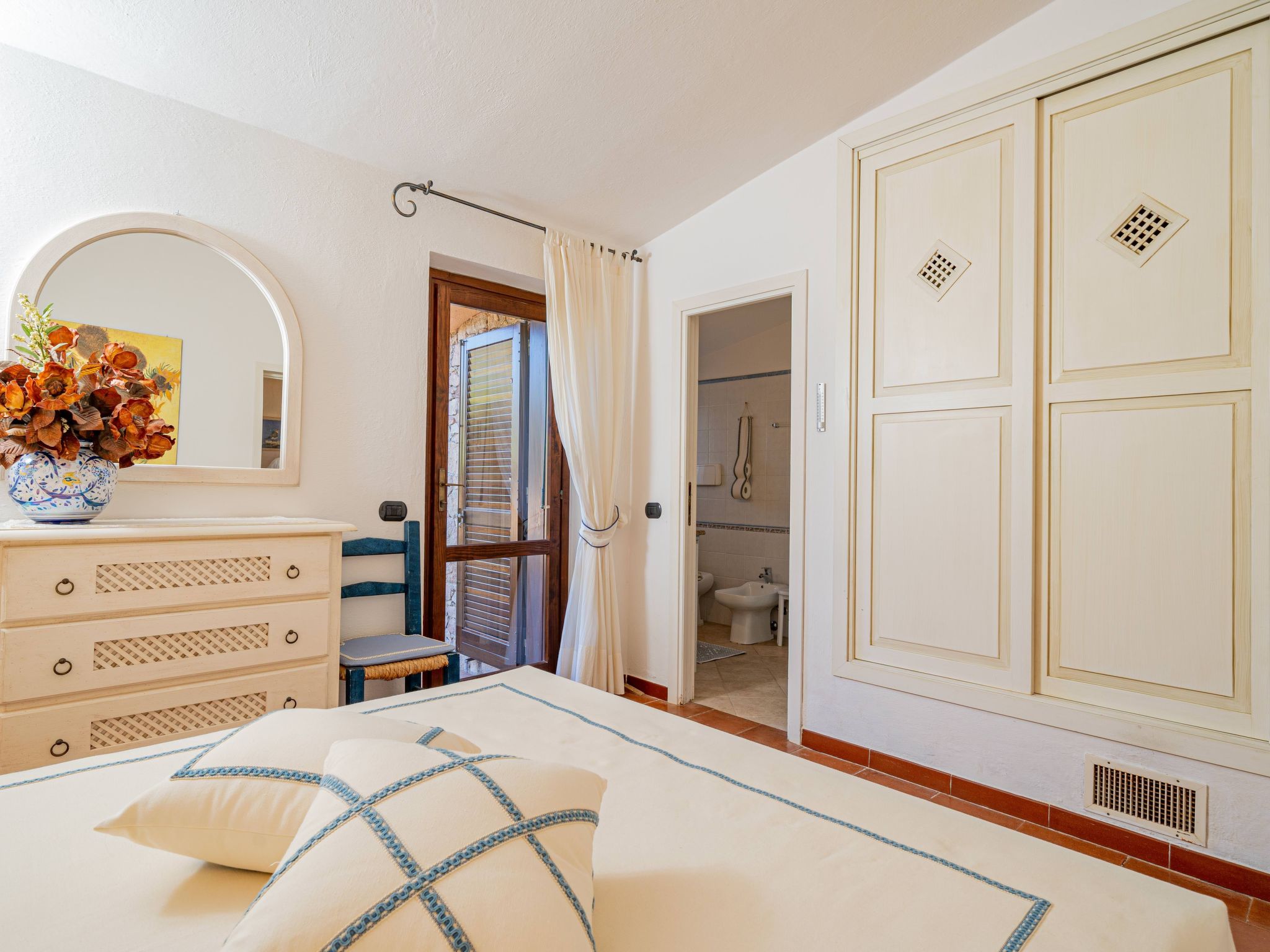 Villa mit privatem Garten und Meerblick-Image-tags.info