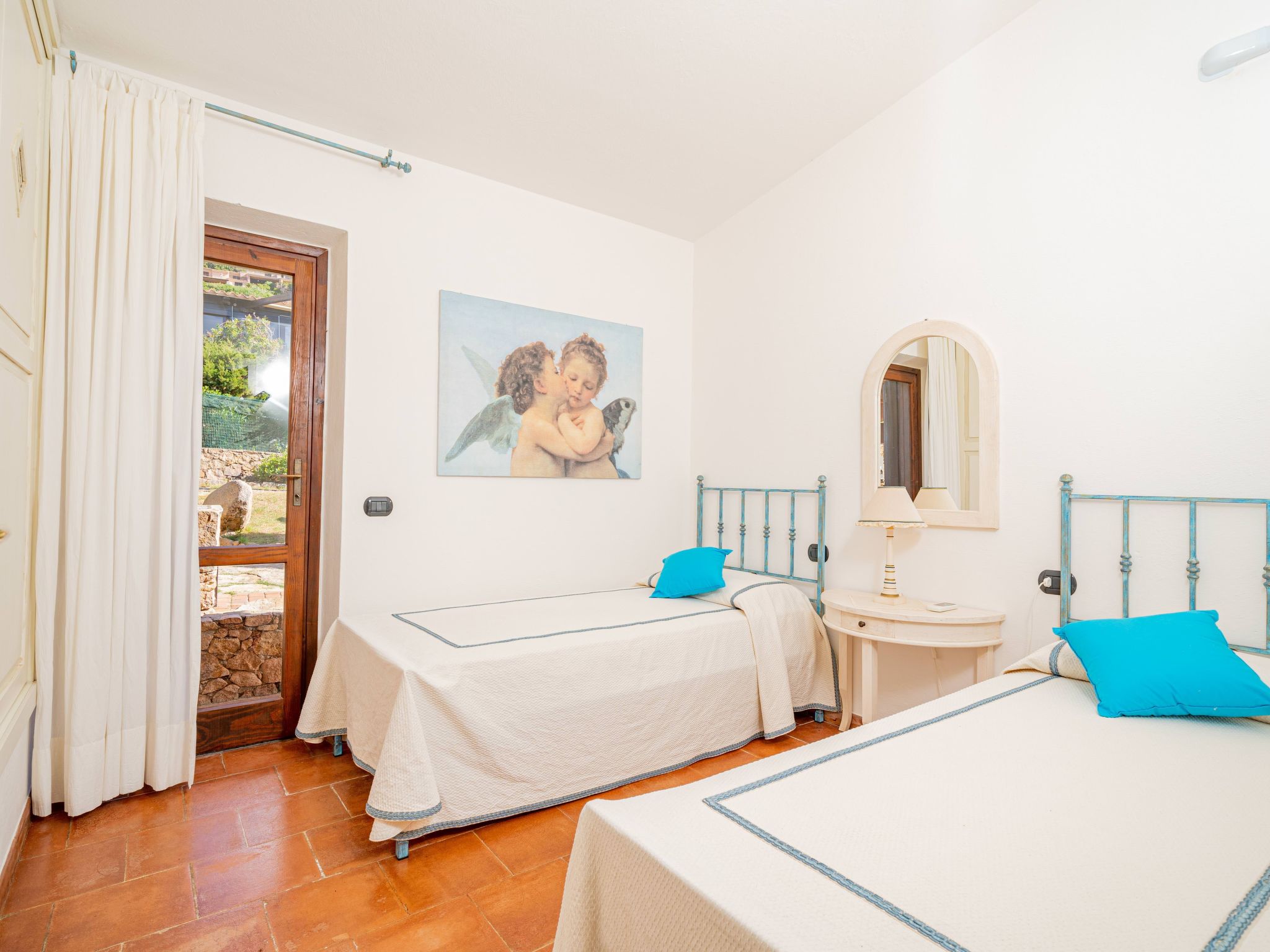 Villa mit privatem Garten und Meerblick-Binnen