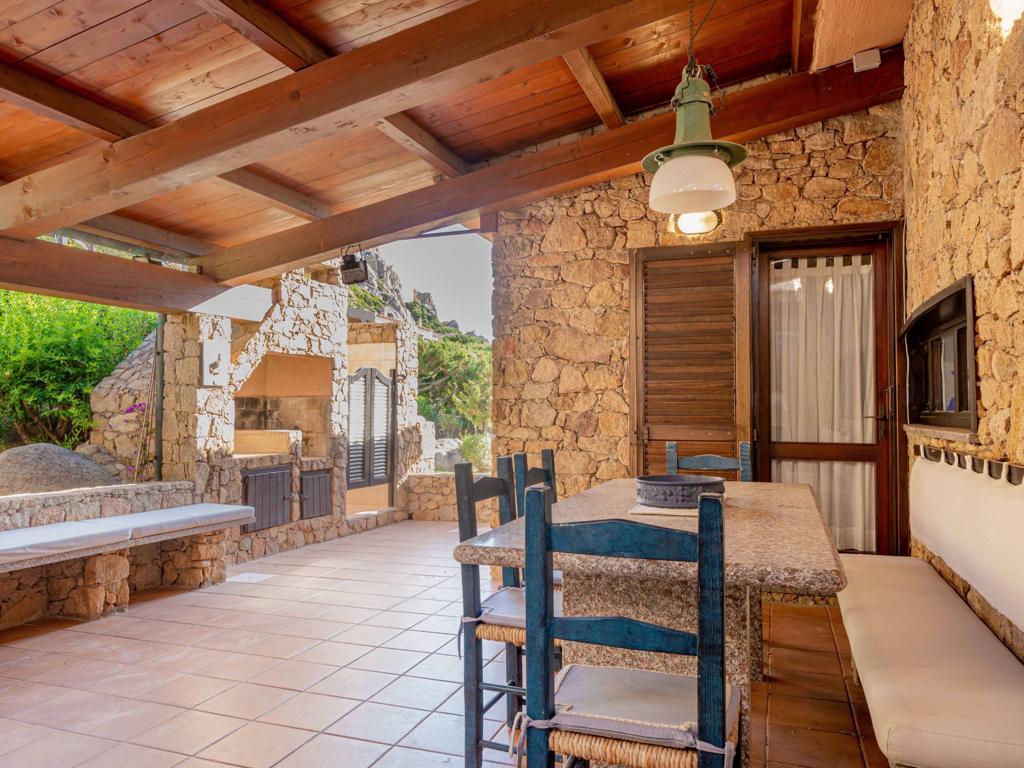 Villa mit privatem Garten und Meerblick-Image-tags.info