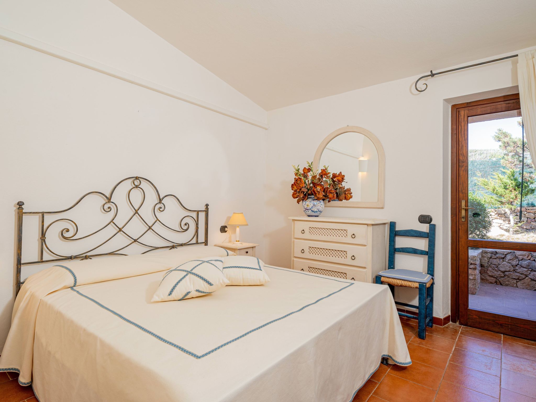 Villa mit privatem Garten und Meerblick-Binnen