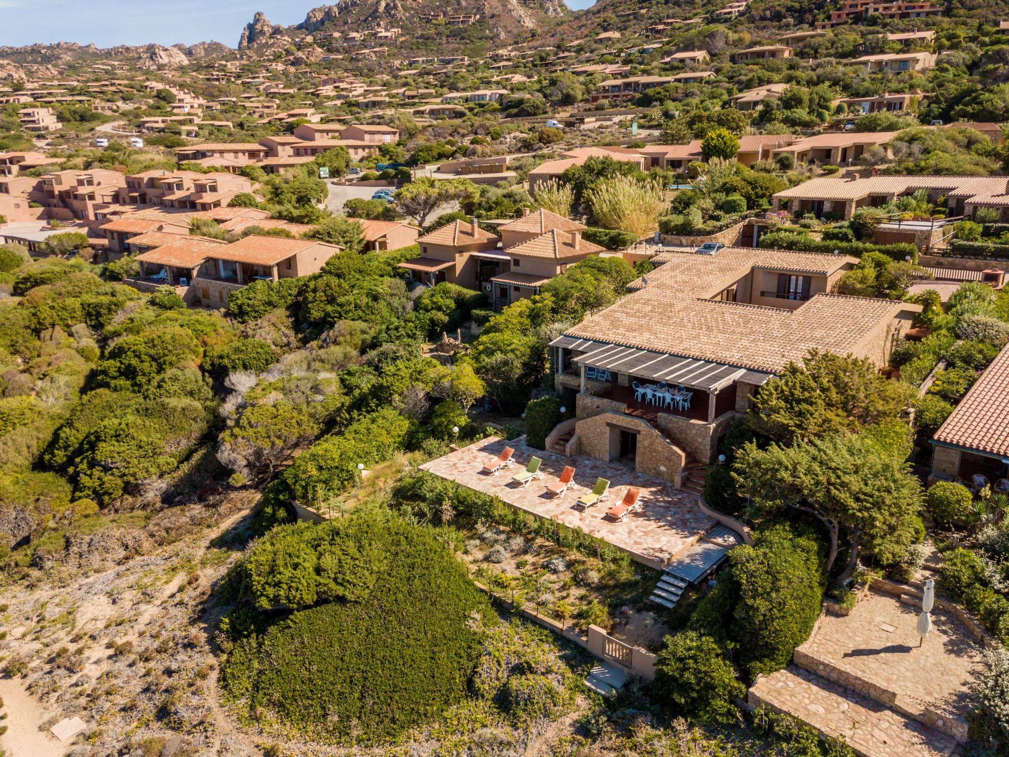 In Costa Paradiso mit Grill, Terrasse und Garten