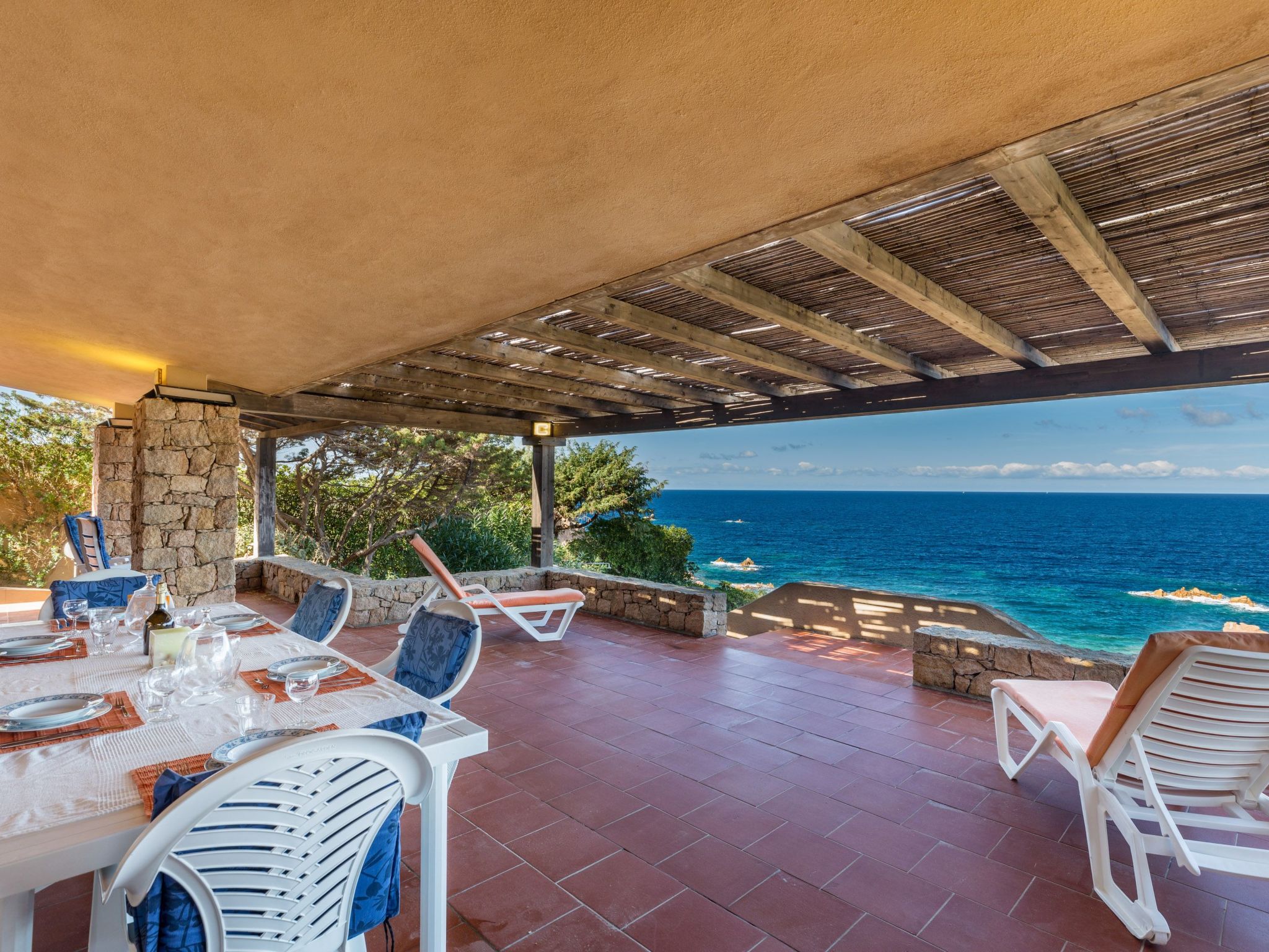 In Costa Paradiso mit Grill, Terrasse und Garten-Buiten