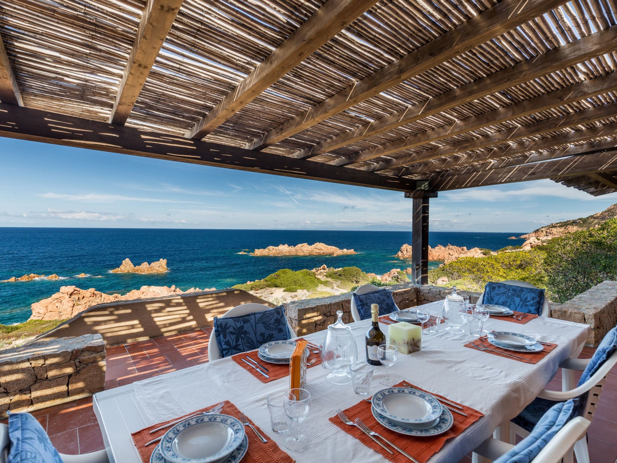 In Costa Paradiso mit Grill, Terrasse und Garten-Buiten