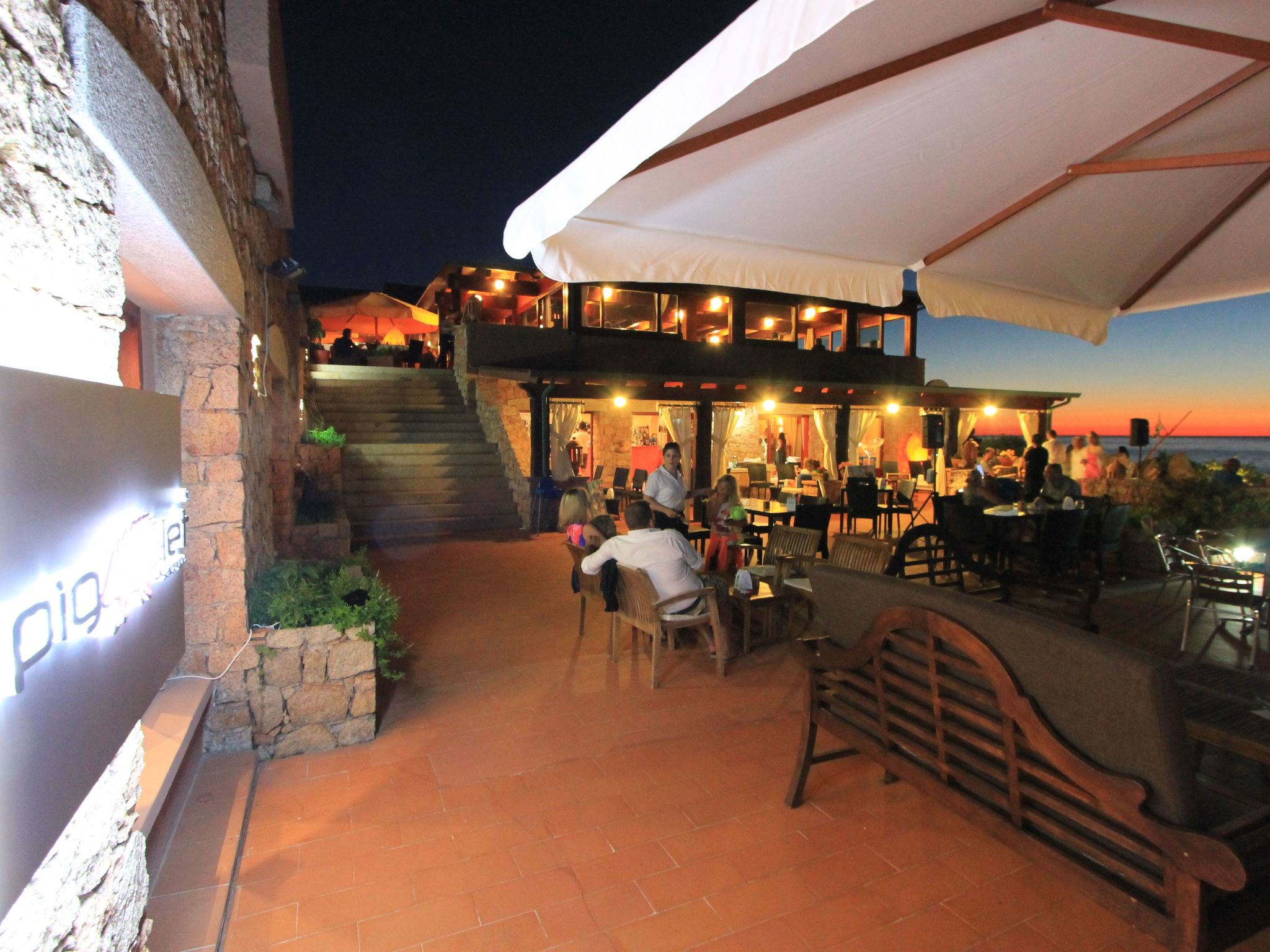 In Costa Paradiso mit Grill, Terrasse und Garten-Buiten