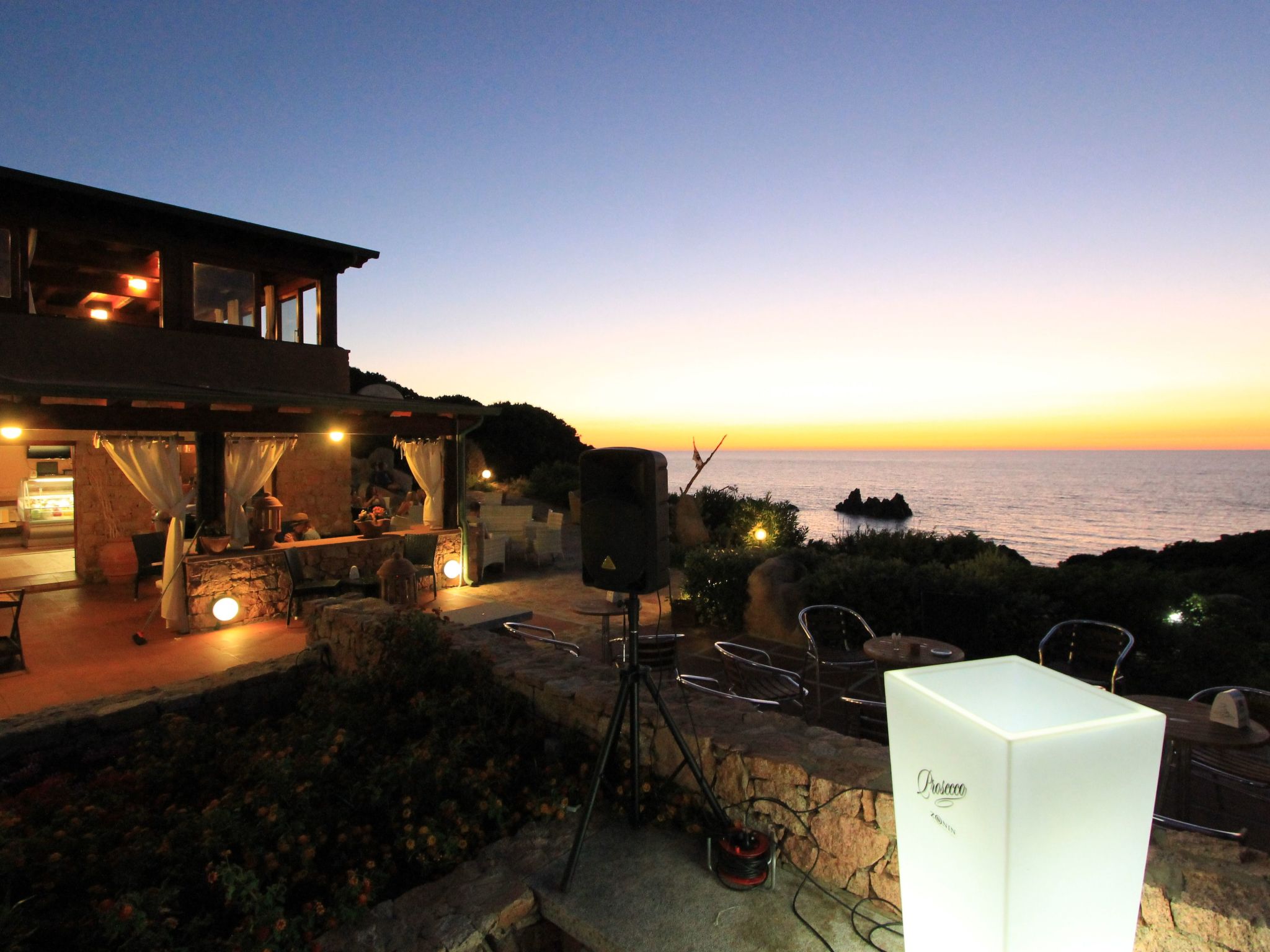 In Costa Paradiso mit Grill, Terrasse und Garten-Buiten