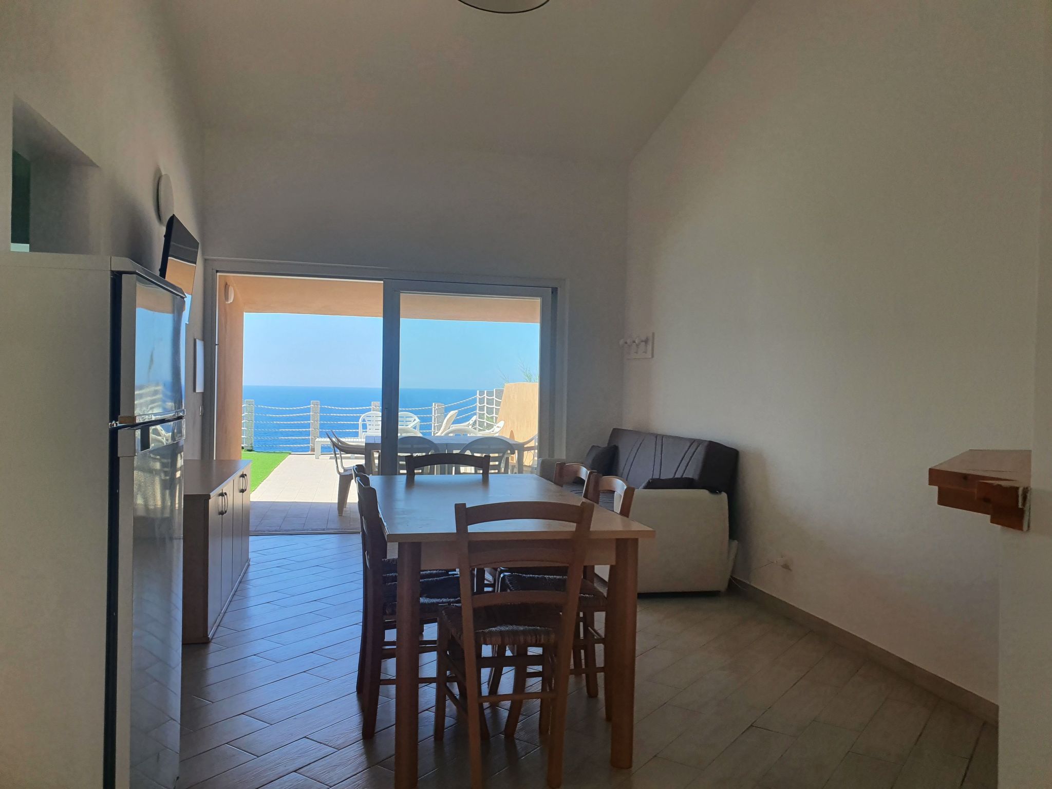 Pireo by DomusAway - Image-tags.info