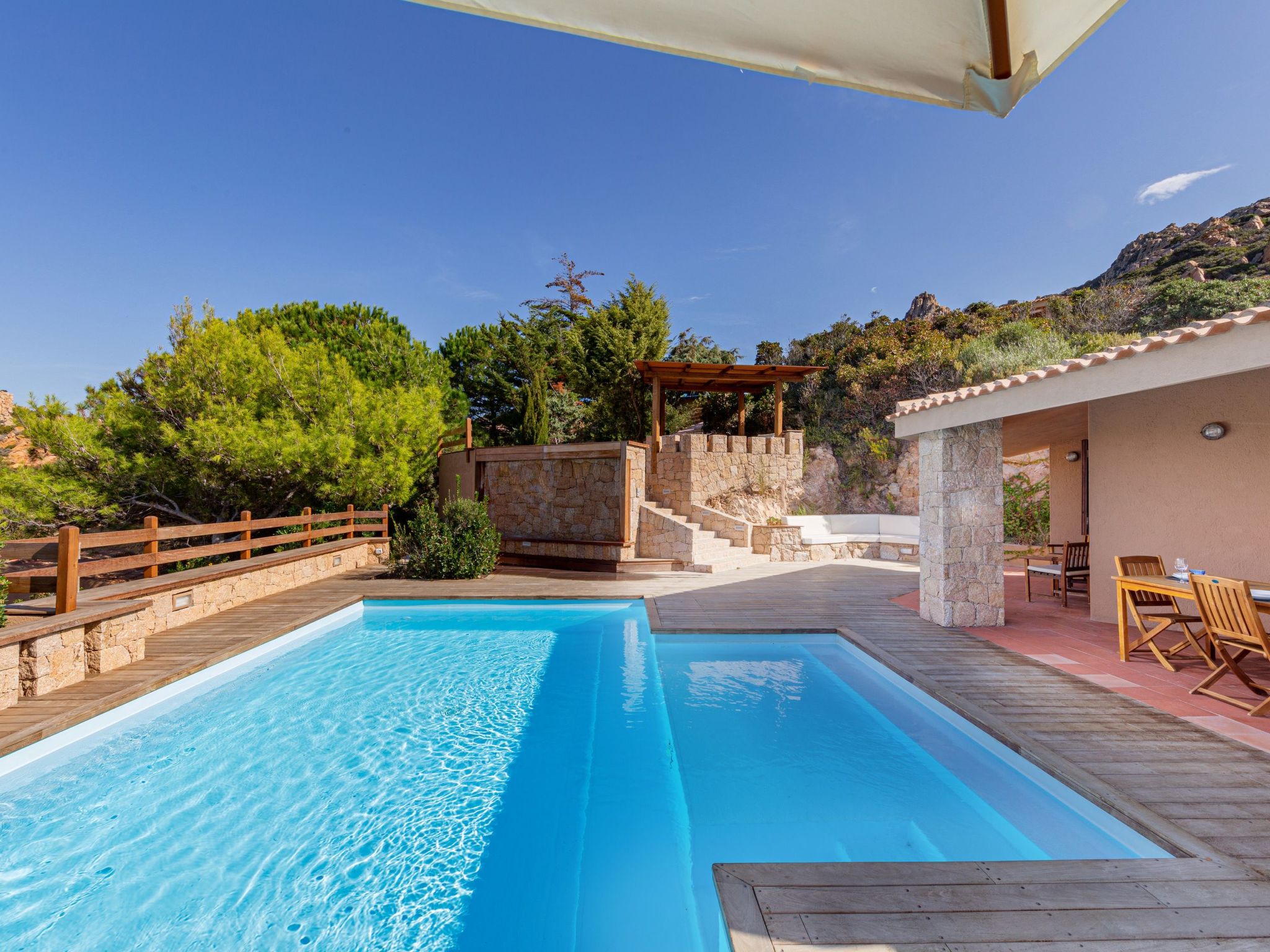 Für 2 Personen und 4 Kinder in Costa Paradiso, Sardinien (Gallura)-Image-tags.info