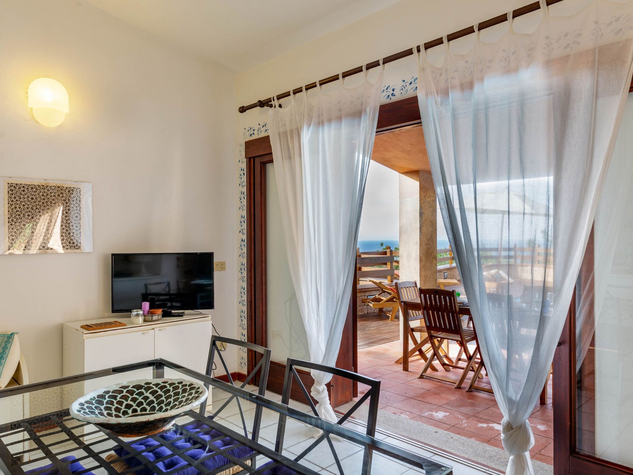 Für 2 Personen und 4 Kinder in Costa Paradiso, Sardinien (Gallura)-Inside