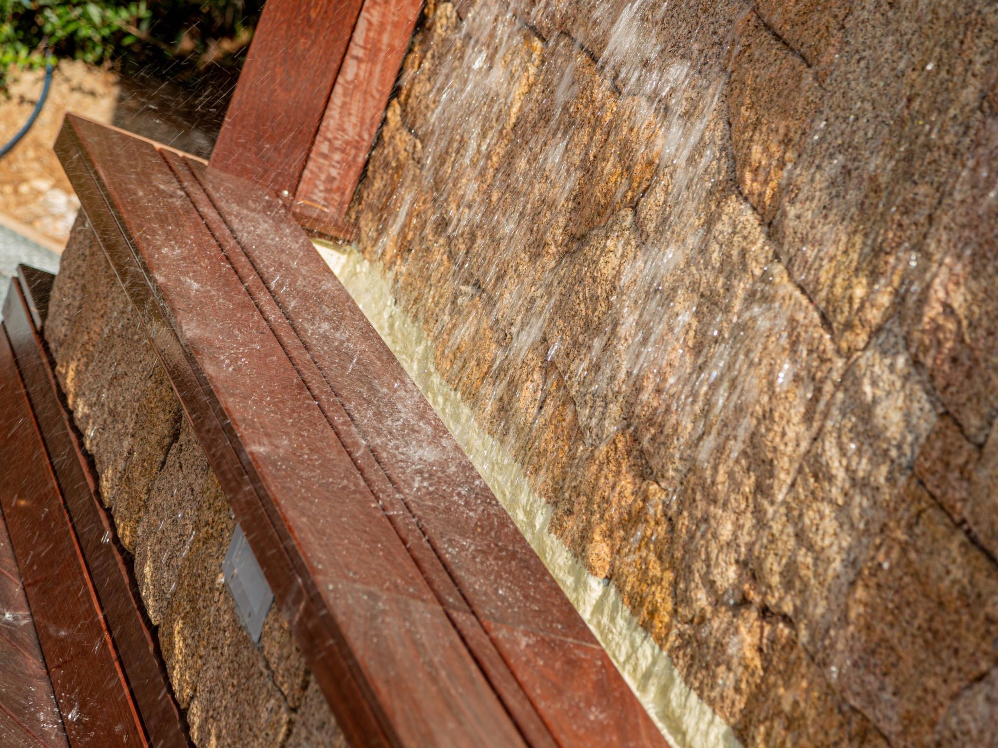 Für 2 Personen und 4 Kinder in Costa Paradiso, Sardinien (Gallura)-Outside