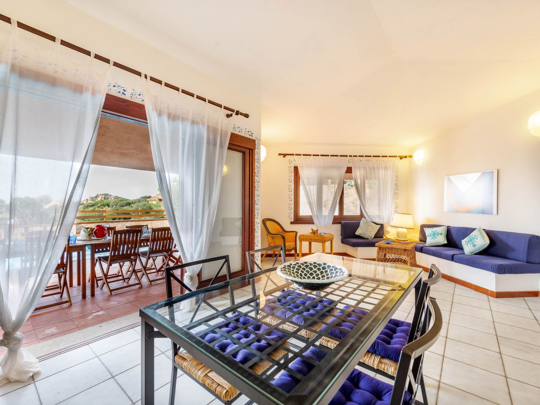 Für 2 Personen und 4 Kinder in Costa Paradiso, Sardinien (Gallura)-Inside