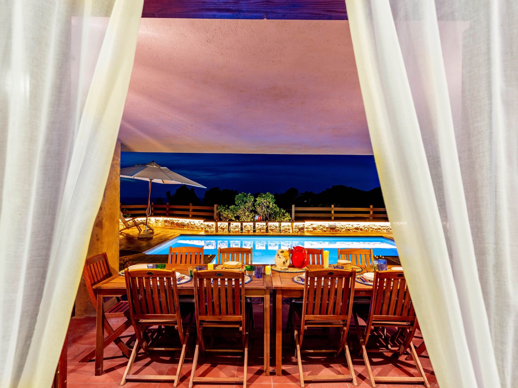 Für 2 Personen und 4 Kinder in Costa Paradiso, Sardinien (Gallura)-Image-tags.info