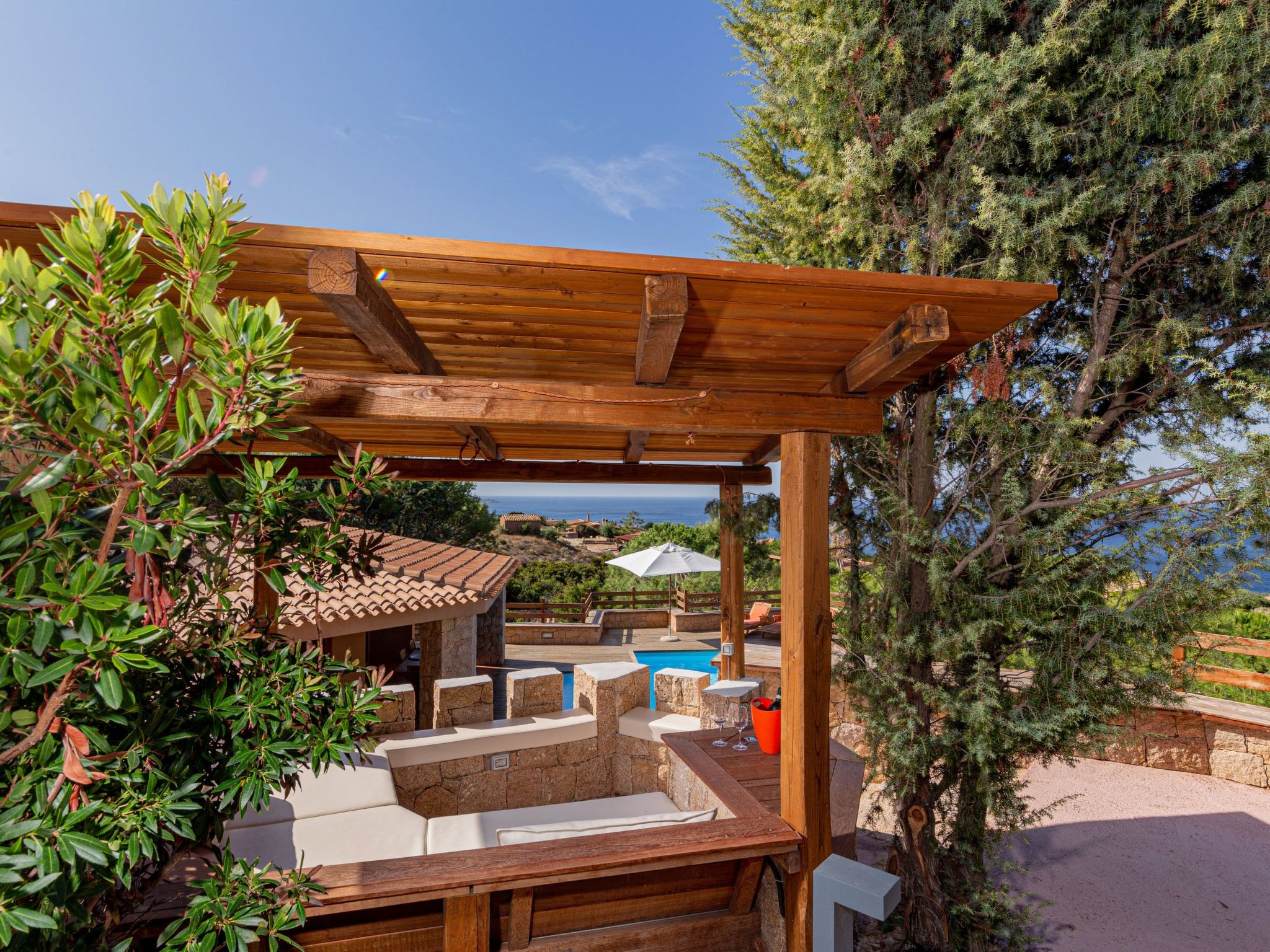 Für 2 Personen und 4 Kinder in Costa Paradiso, Sardinien (Gallura)-Outside