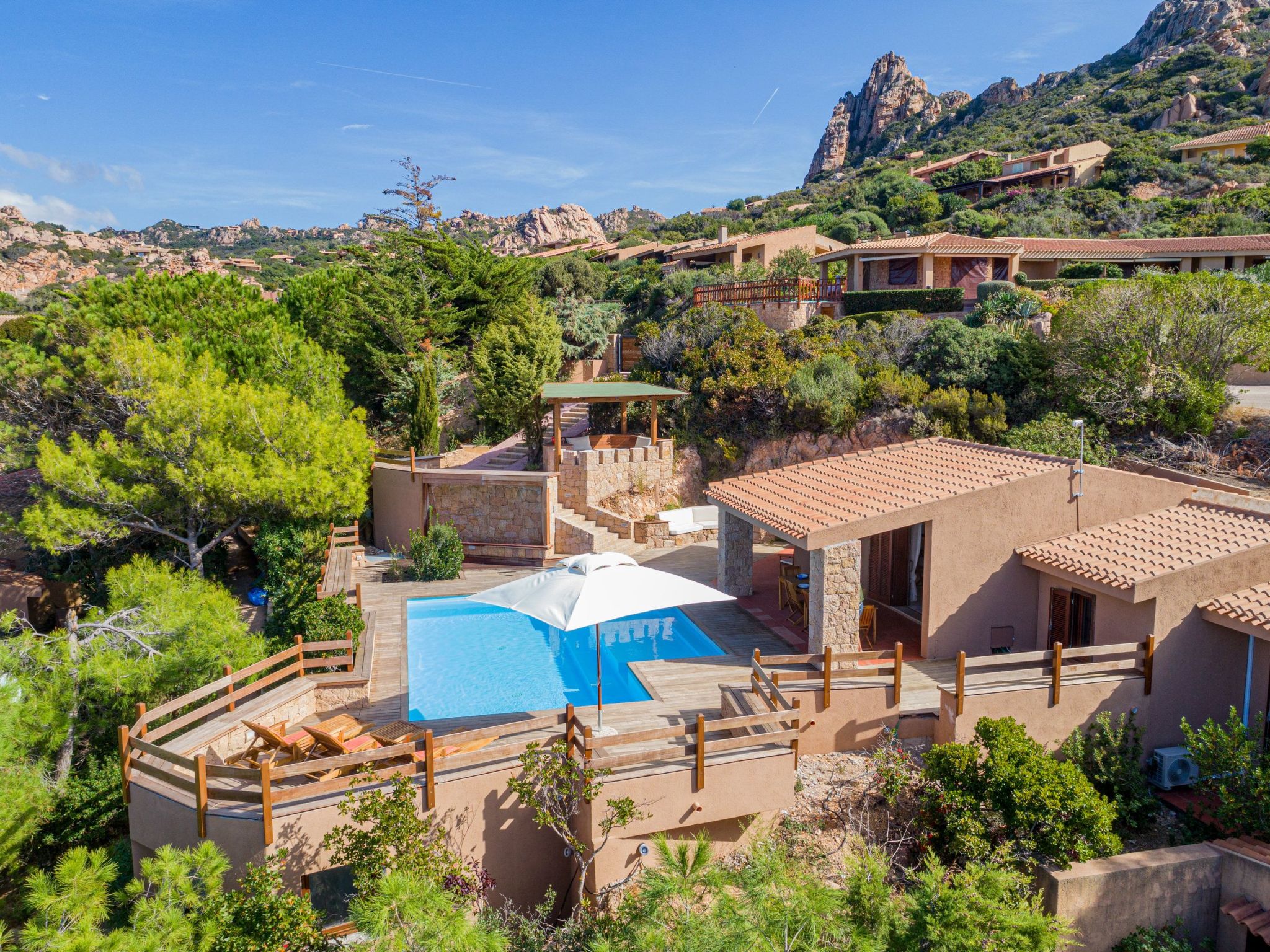 Für 2 Personen und 4 Kinder in Costa Paradiso, Sardinien (Gallura)-Image-tags.info