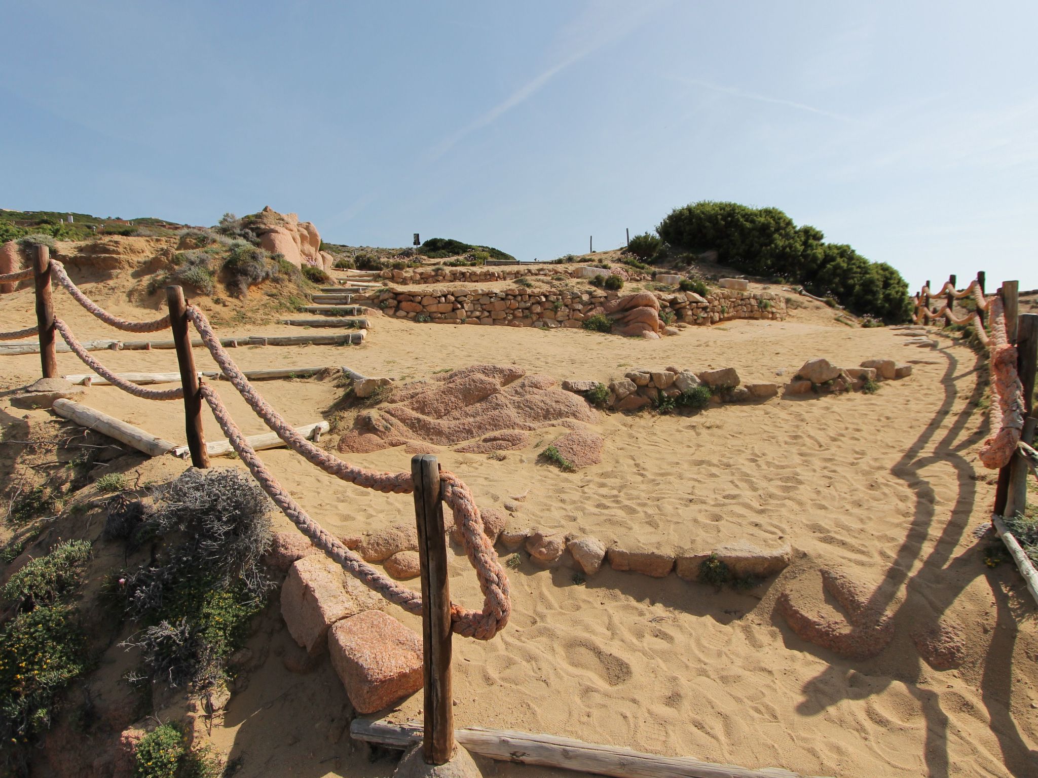 Für 2 Personen und 4 Kinder in Costa Paradiso, Sardinien (Gallura)-Outside