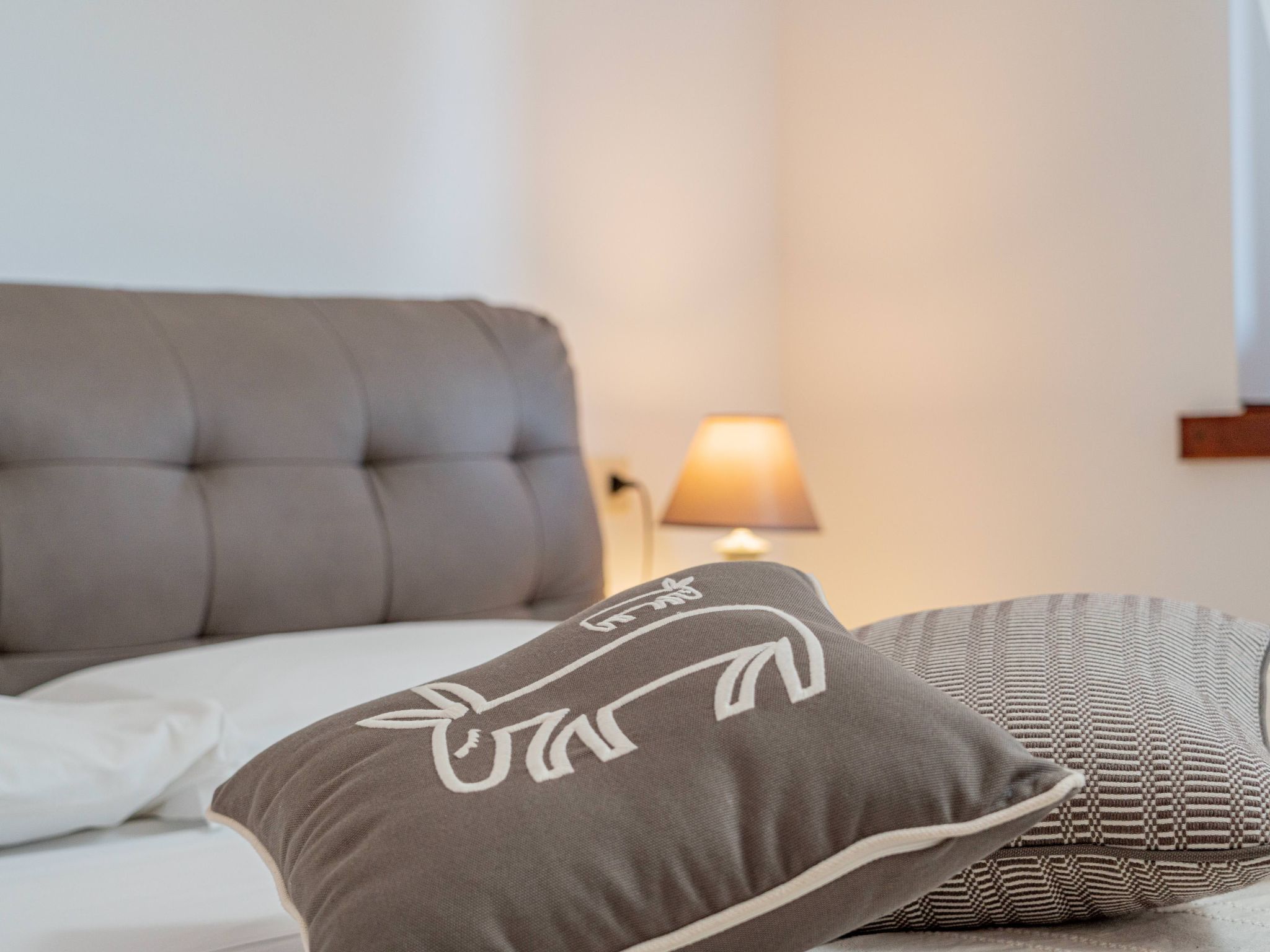 Für 2 Personen und 4 Kinder in Costa Paradiso, Sardinien (Gallura)-Image-tags.info