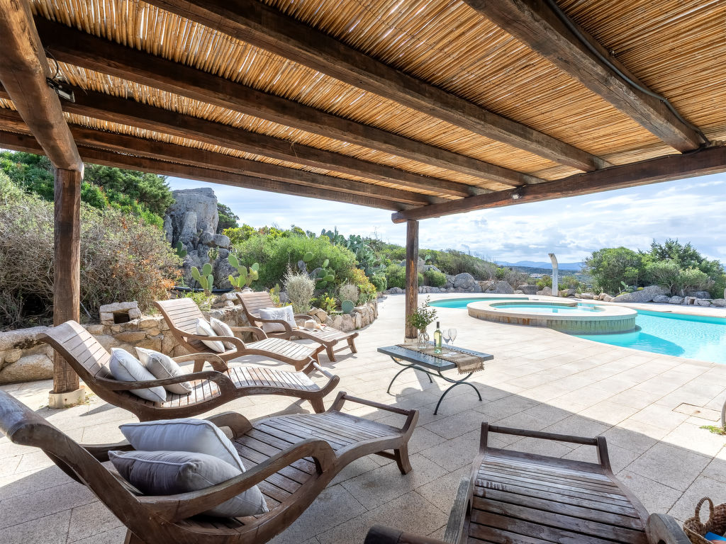 Bianca — Pool Outdoor