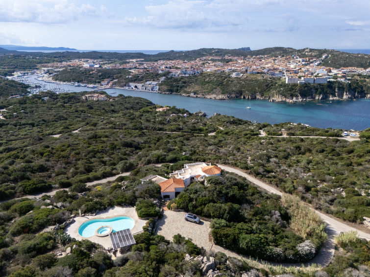 Vakantiehuis met privé zwembad in Santa Teresa di Gallura (Italië) voor 10 personen