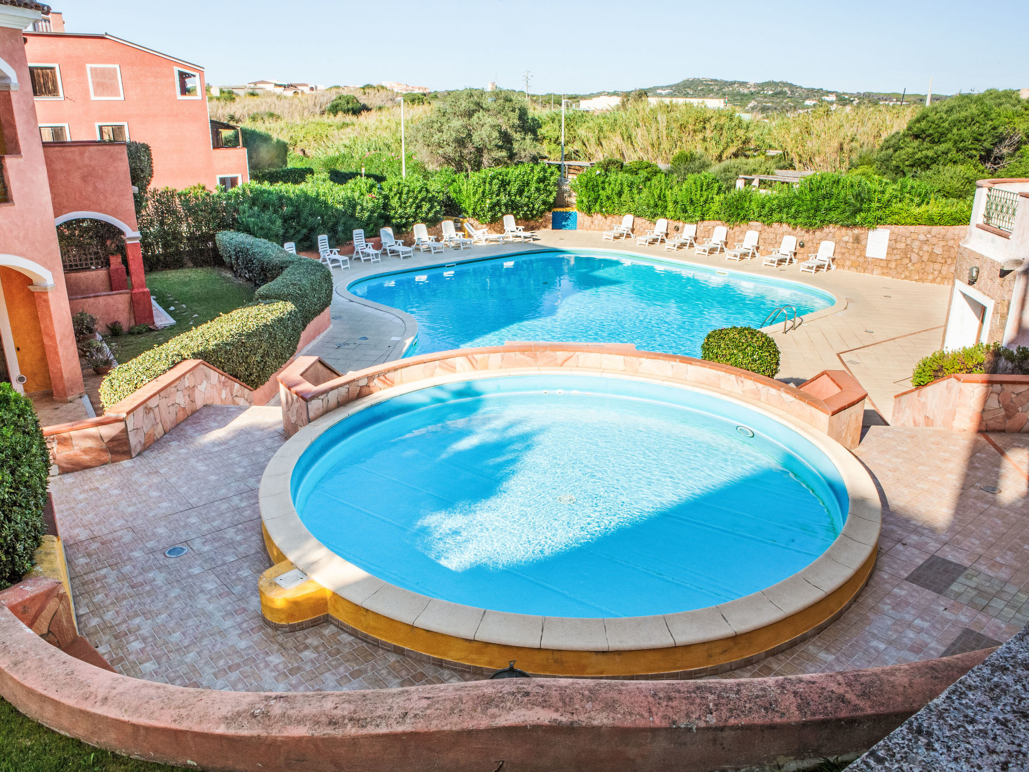 Schöne Wohnung in Residence mit Pool