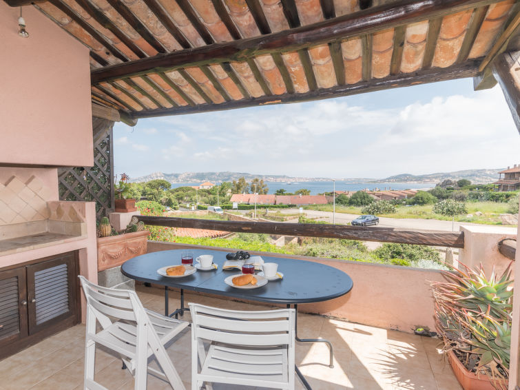 Centraal gelegen appartement met zeezicht in Palau in Palau